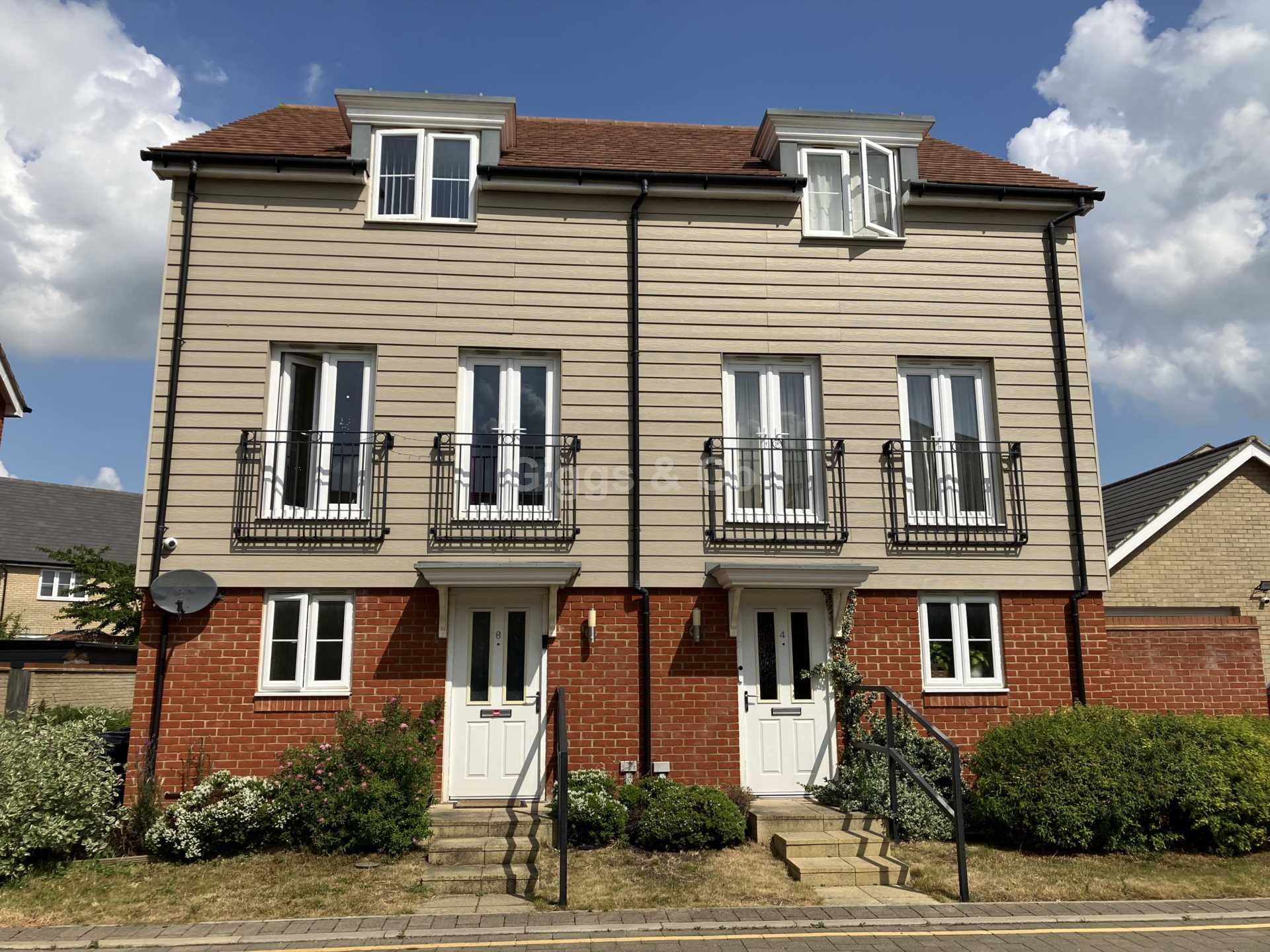 3 bed town house to rent  - Property Image 1