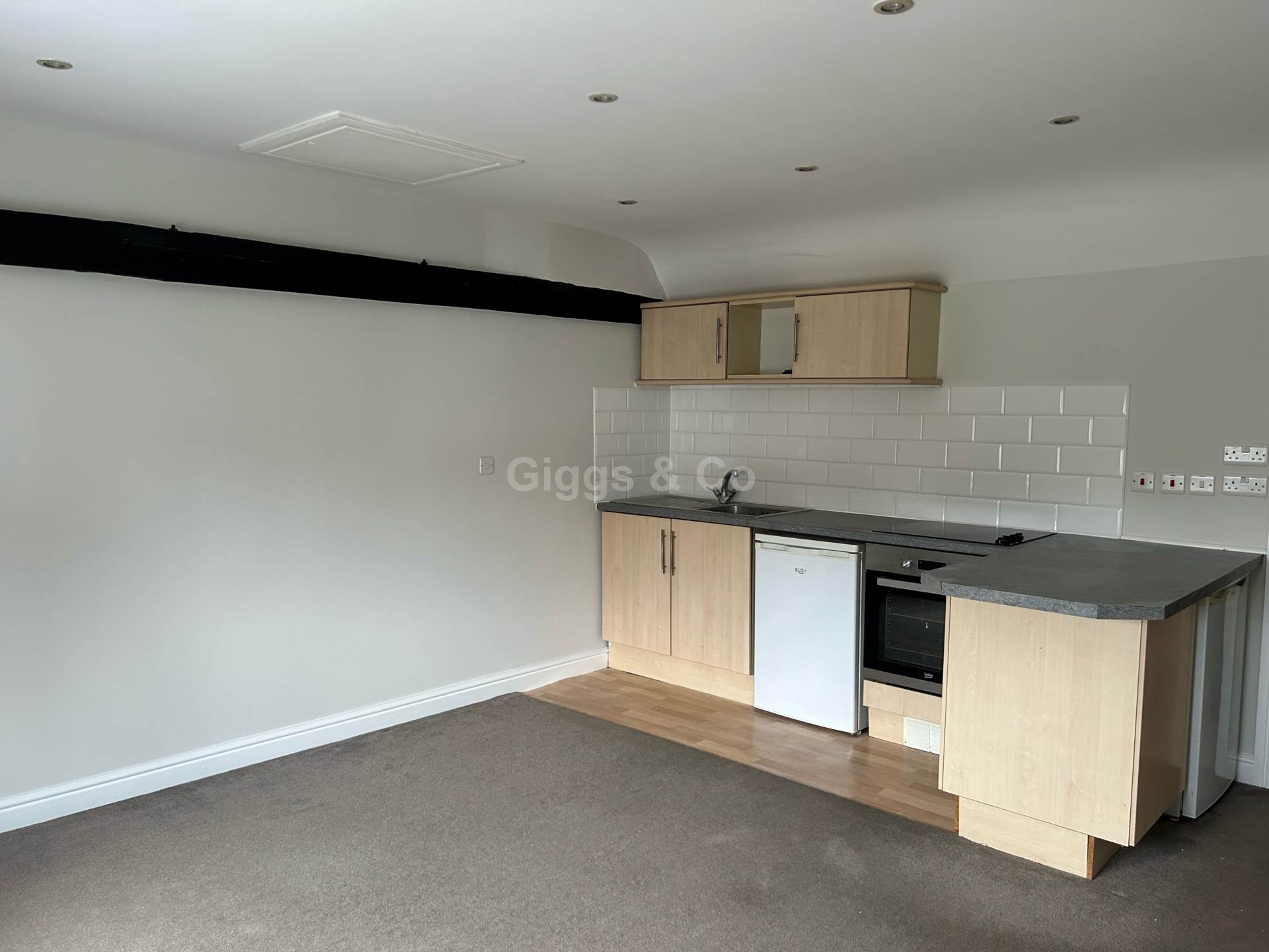 2 bed flat to rent in Lion Yard, St Neots  - Property Image 2