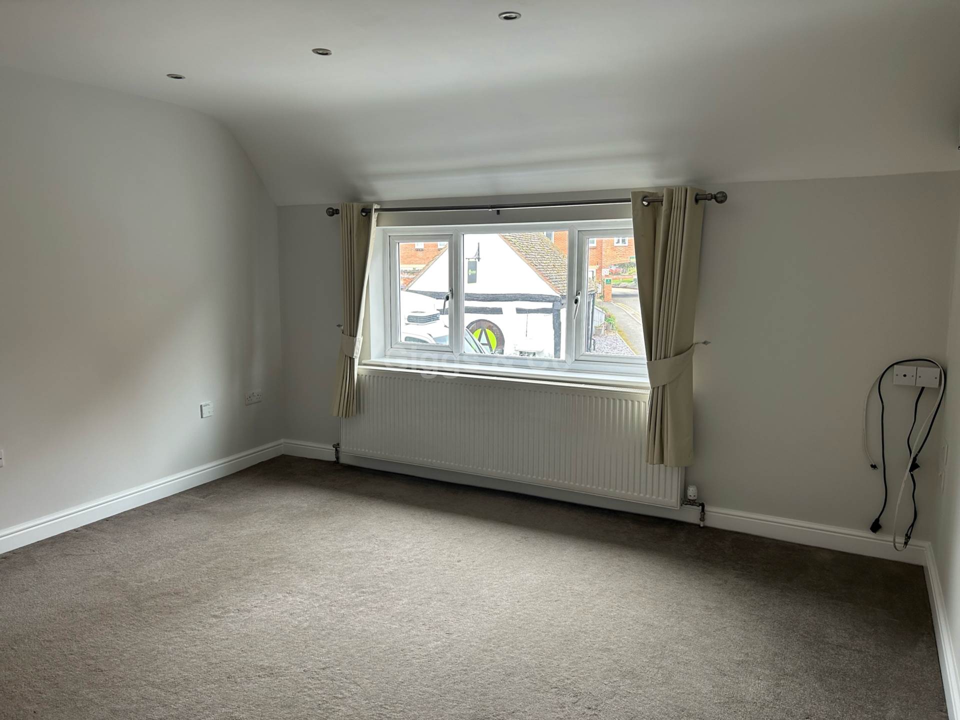 2 bed flat to rent in Lion Yard, St Neots 2