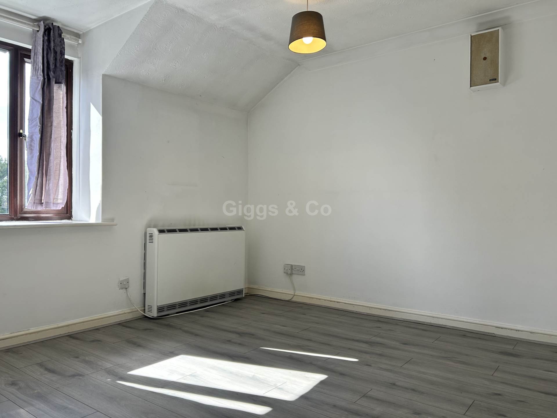 1 bed flat to rent in Burwell Road, St Neots 1