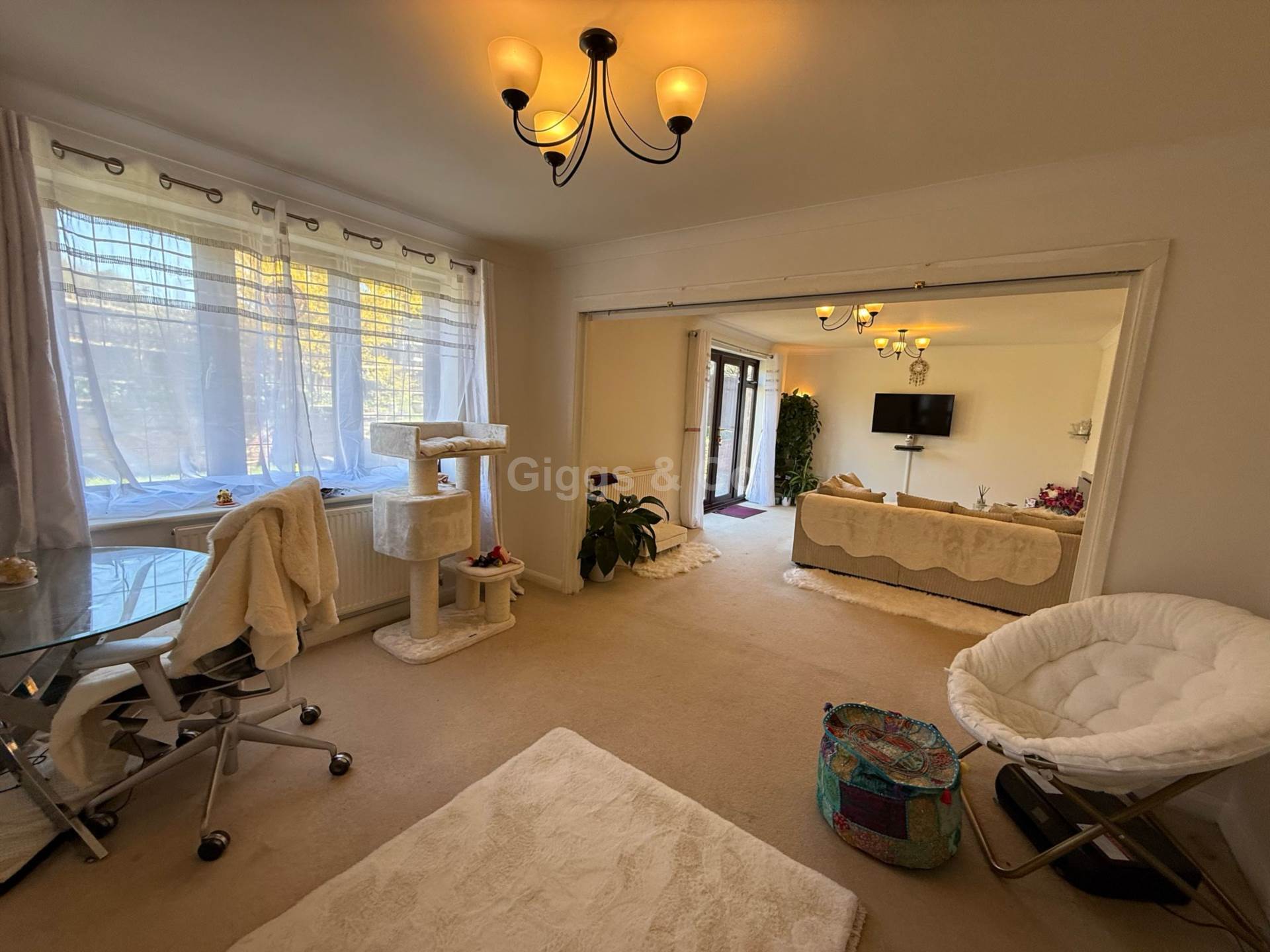 4 bed detached house to rent in Woodmere, Luton  - Property Image 7