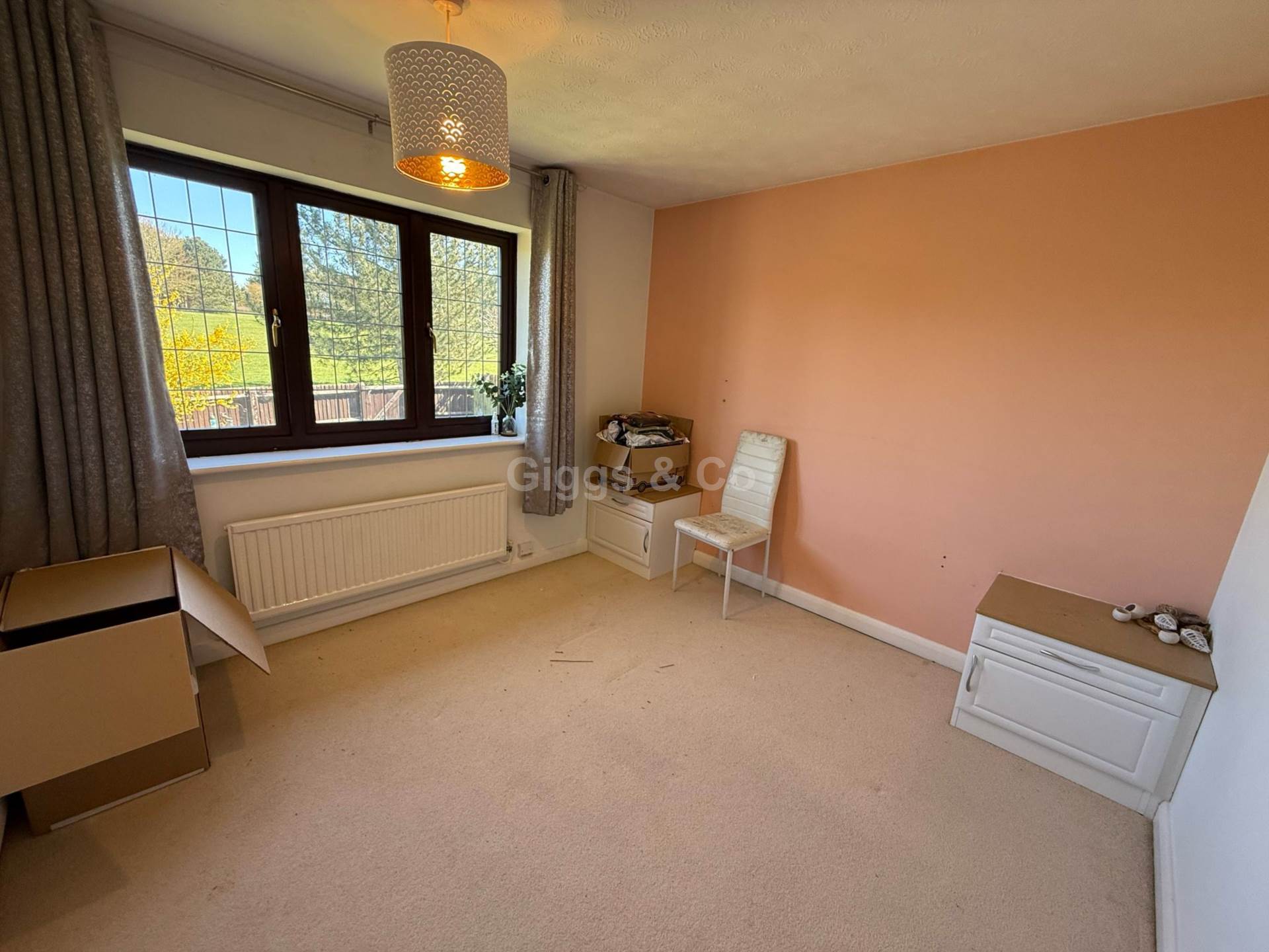 4 bed detached house to rent in Woodmere, Luton 13