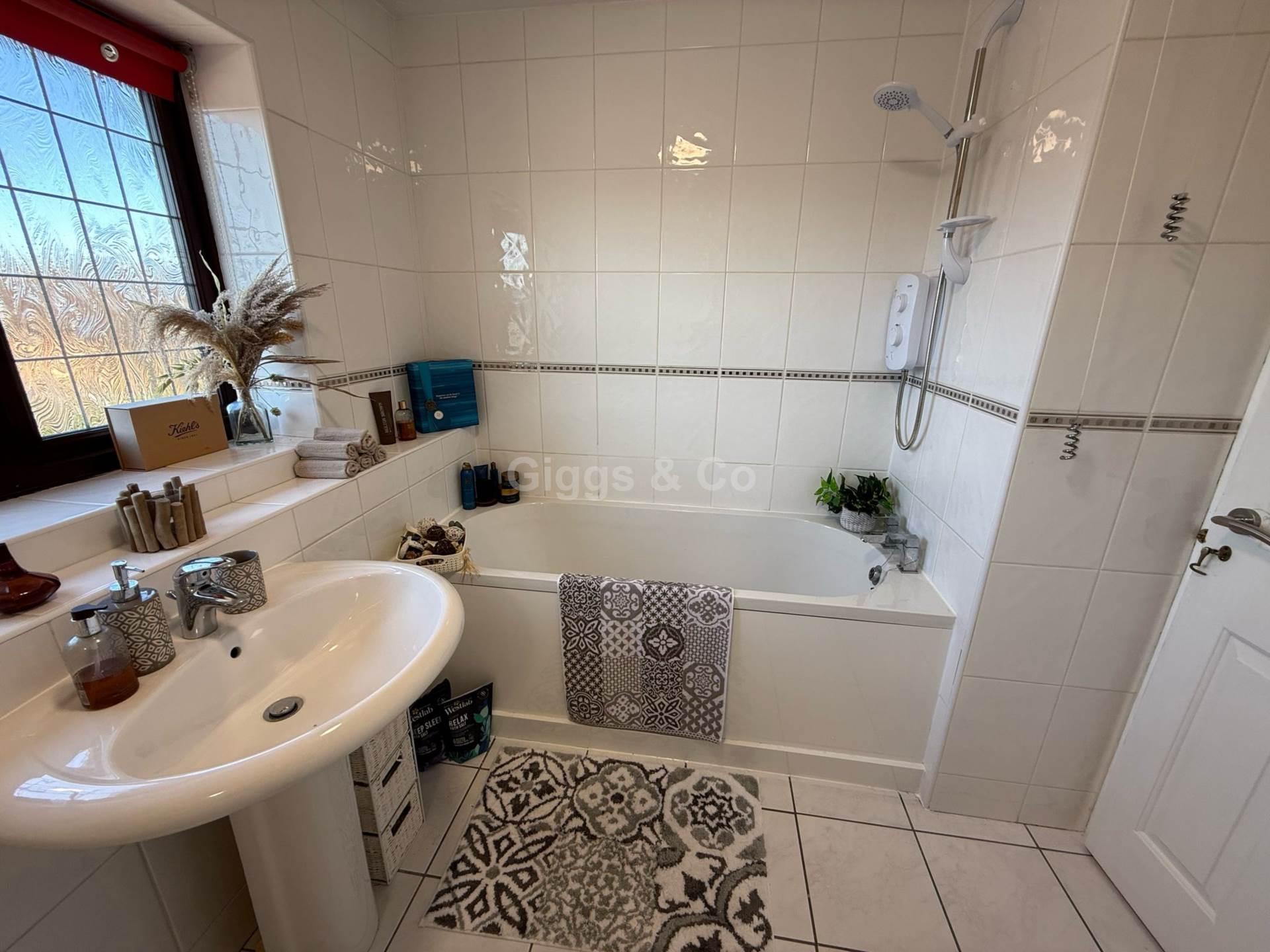 4 bed detached house to rent in Woodmere, Luton  - Property Image 16