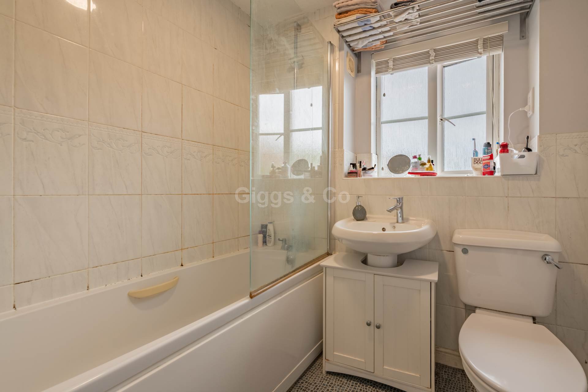 2 bed flat to rent in Jubilee Green, Papworth Everard, Cambridge  - Property Image 8