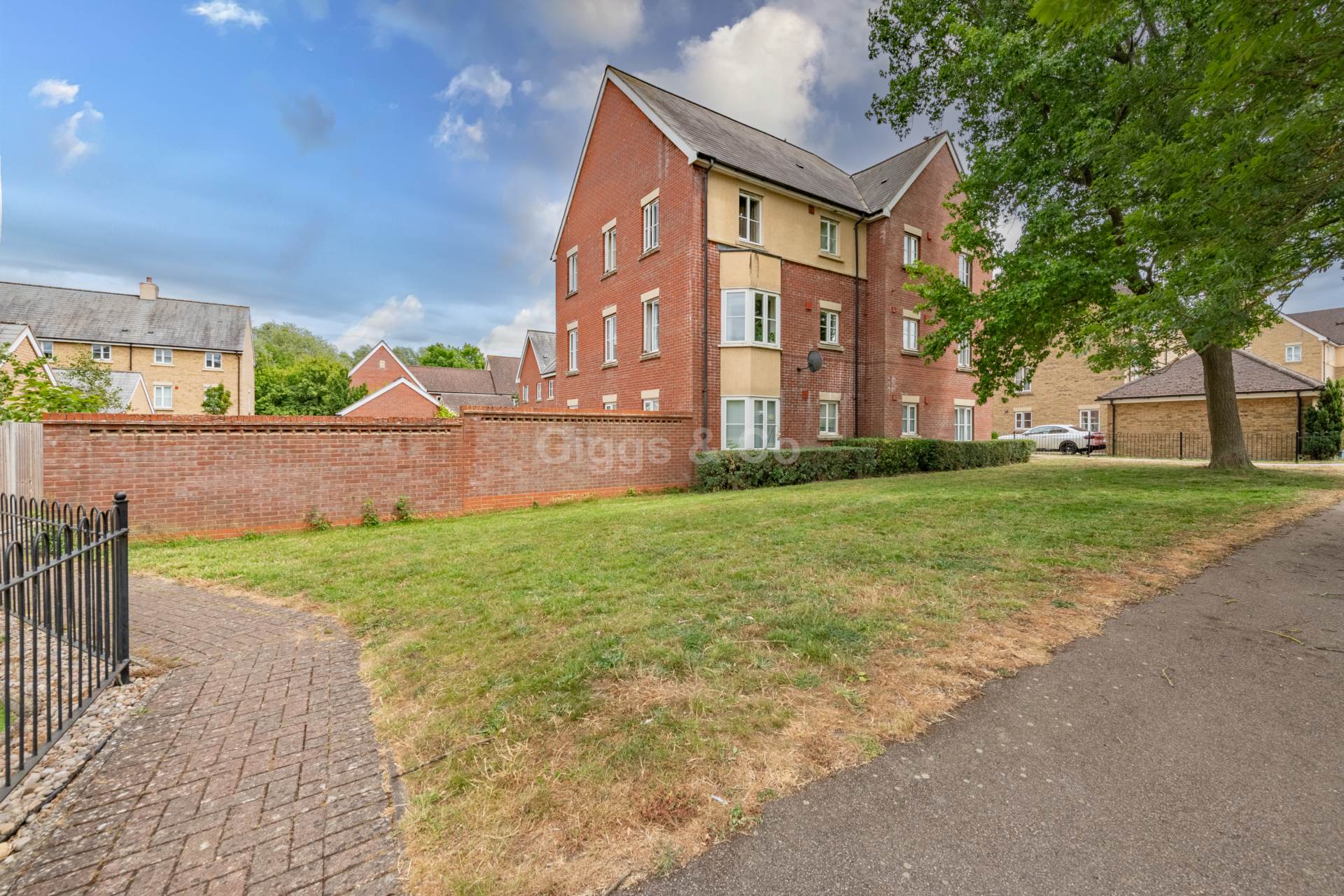 2 bed flat to rent in Jubilee Green, Papworth Everard, Cambridge 8