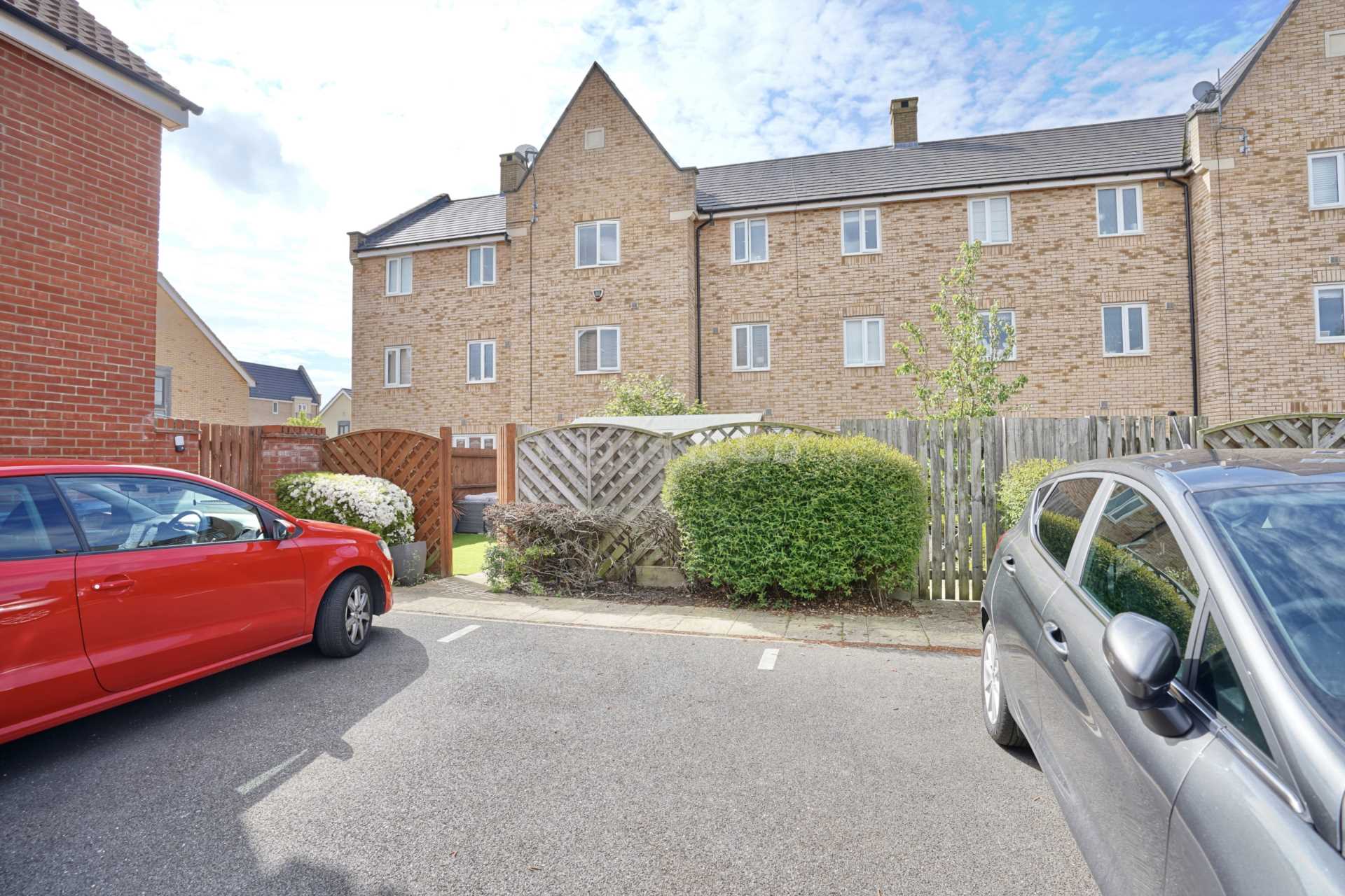 4 bed terraced house to rent in Buttercup Avenue, St Neots 12