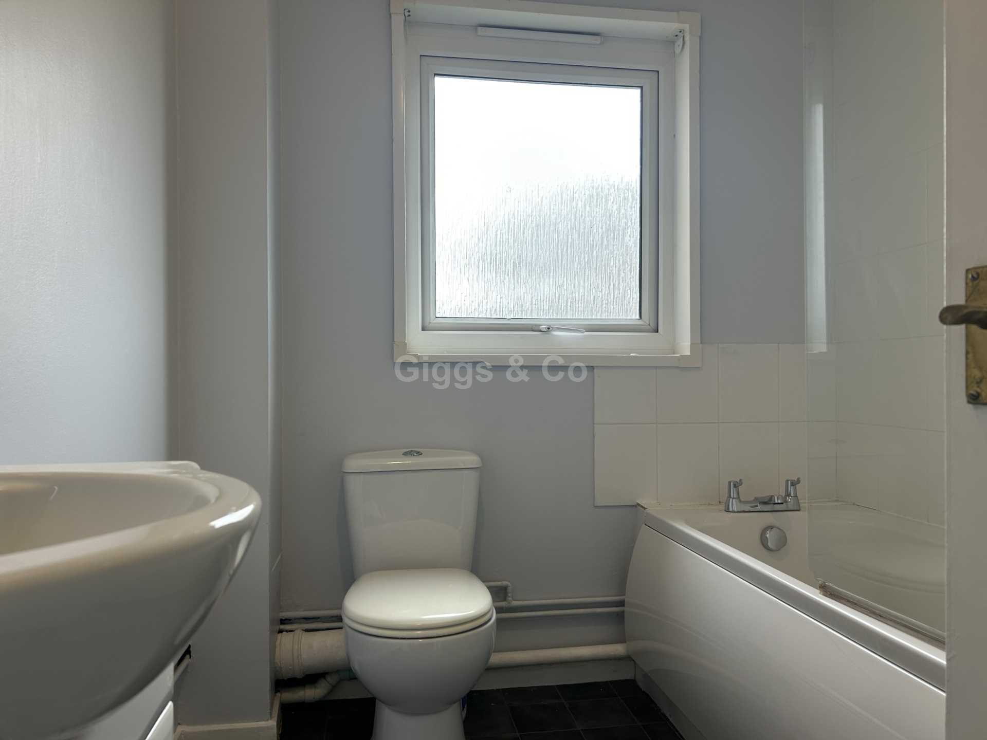 1 bed apartment to rent in Carnaby Close 5