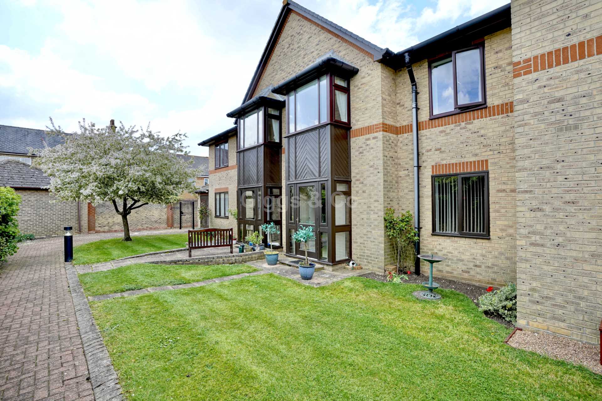 1 bed apartment to rent in Ashleigh Court, Warboys, Huntingdon  - Property Image 1