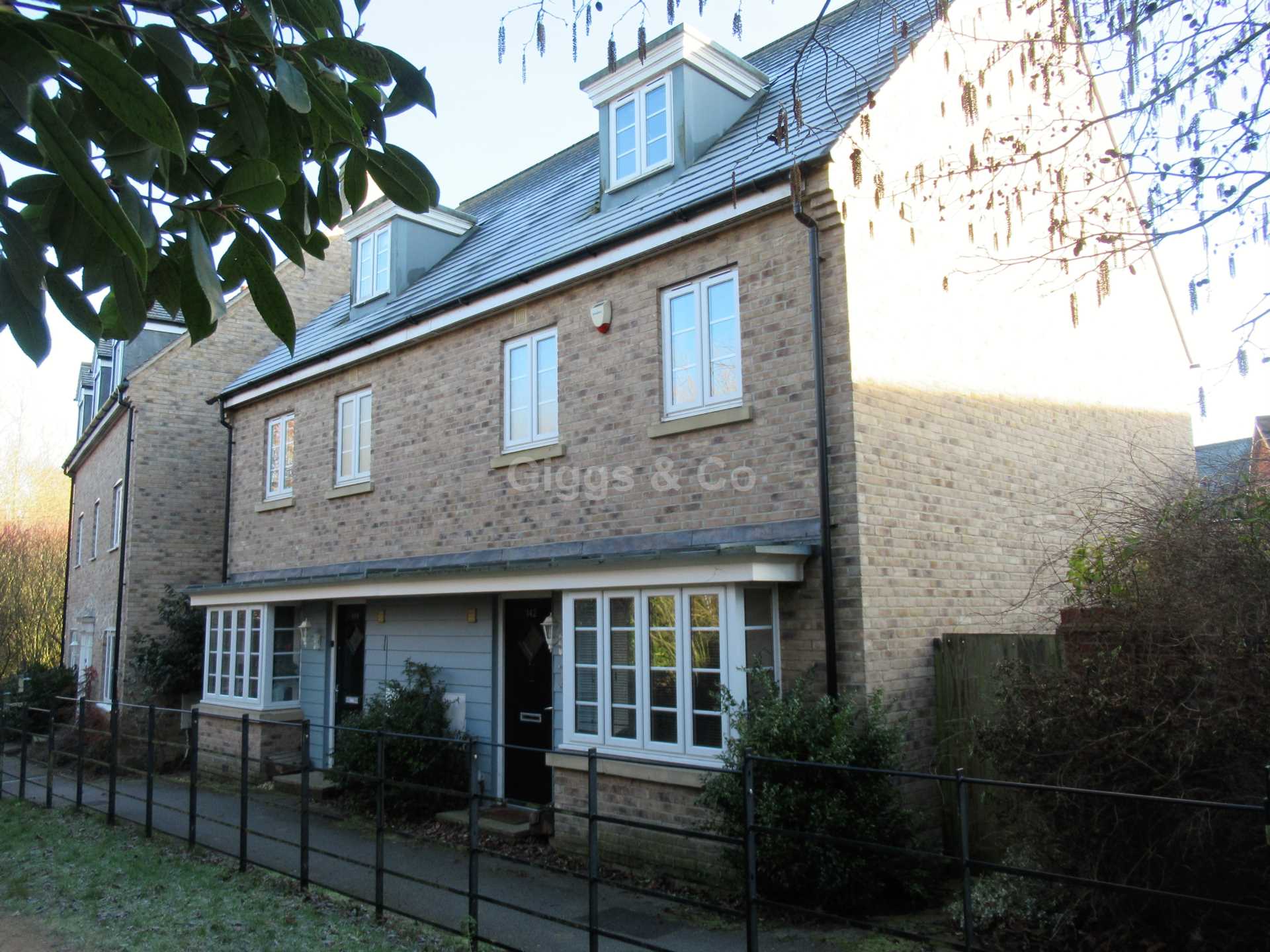 4 bed town house to rent in Stonehill, St Neots, PE19