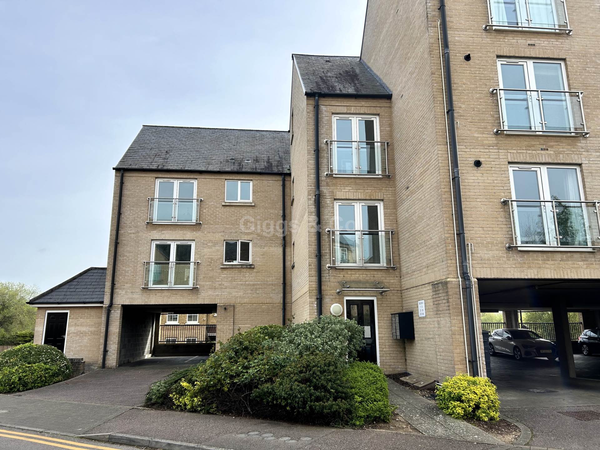 2 bed flat to rent in Skipper Way, St Neots, PE19