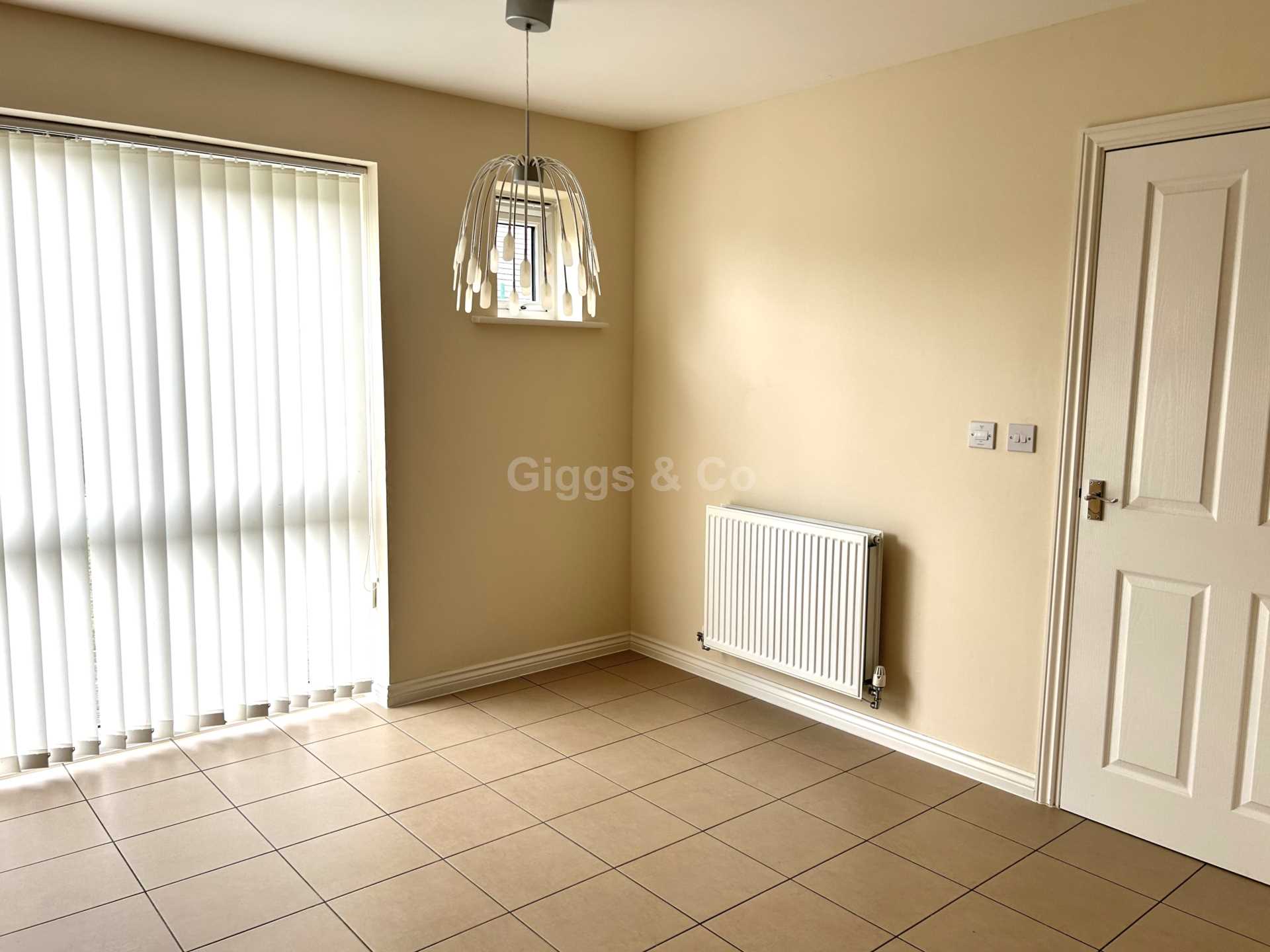 4 bed town house to rent in Tortoiseshell Walk, St Neots 3