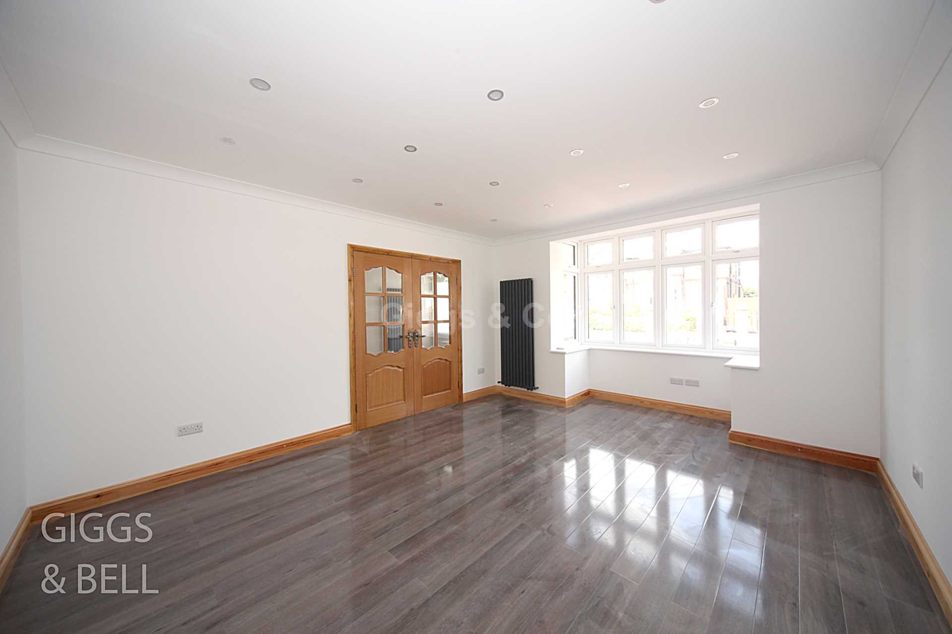 4 bed detached house to rent in St Michaels Crescent, Luton  - Property Image 2