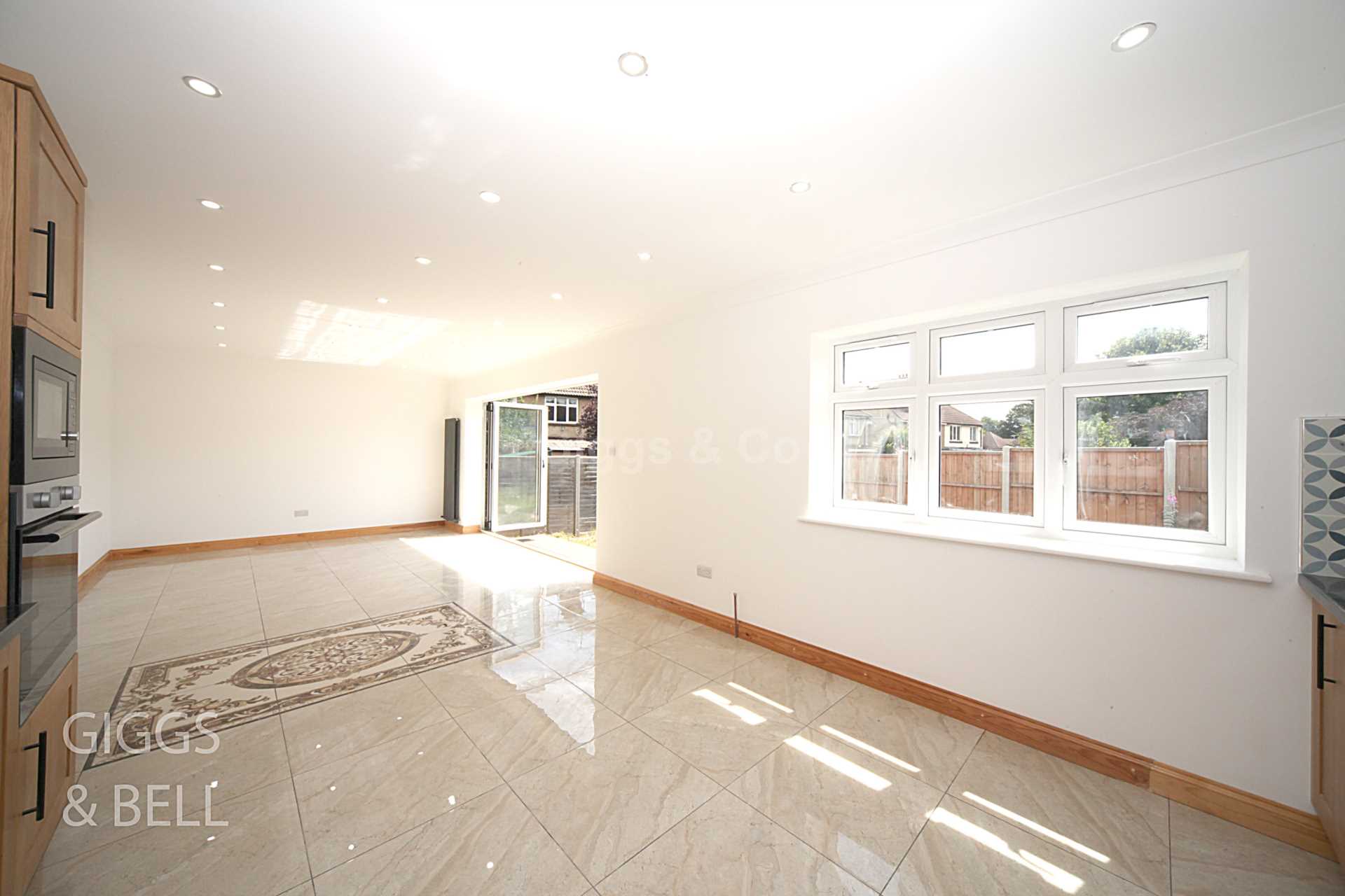 4 bed detached house to rent in St Michaels Crescent, Luton  - Property Image 7