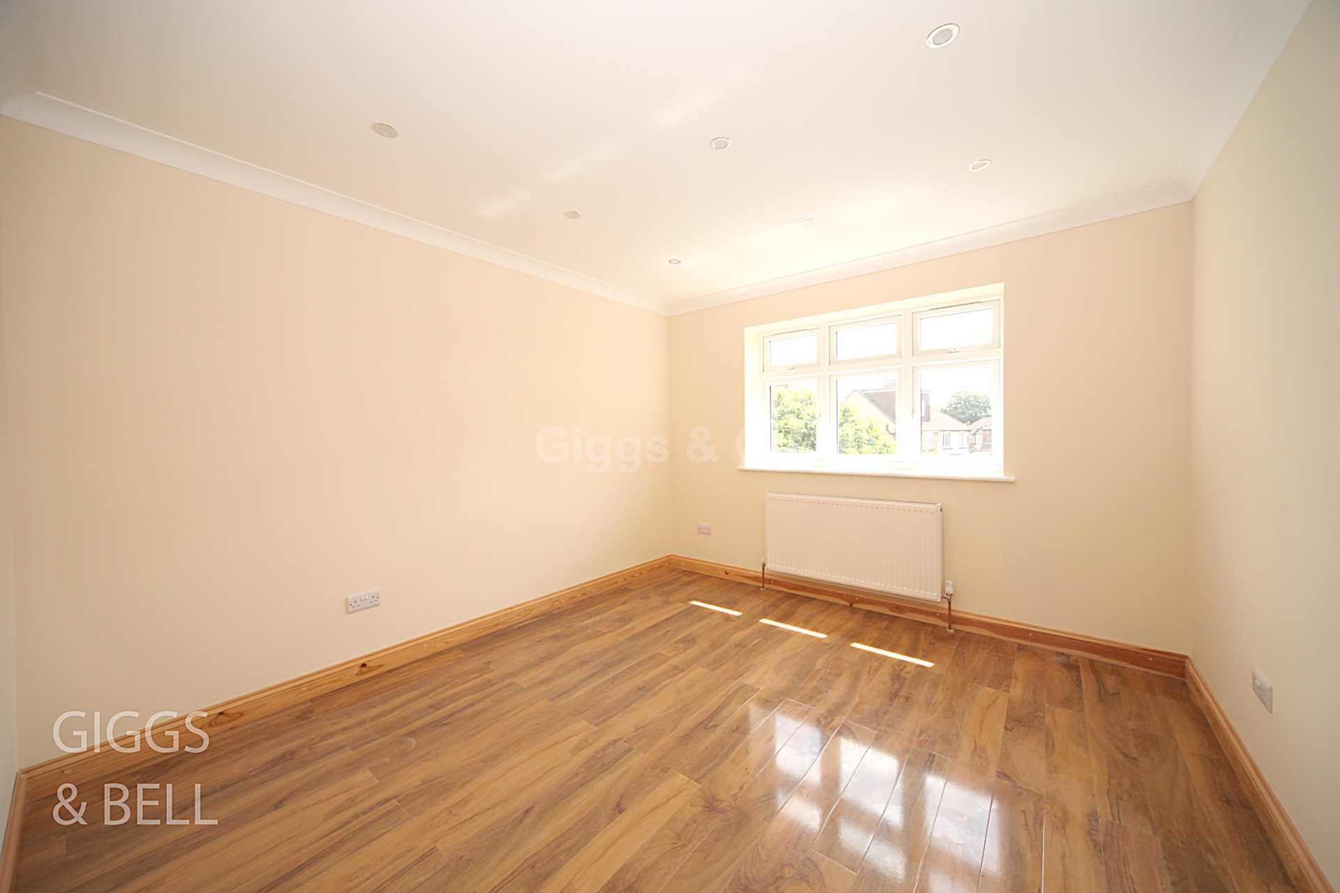 4 bed detached house to rent in St Michaels Crescent, Luton  - Property Image 14