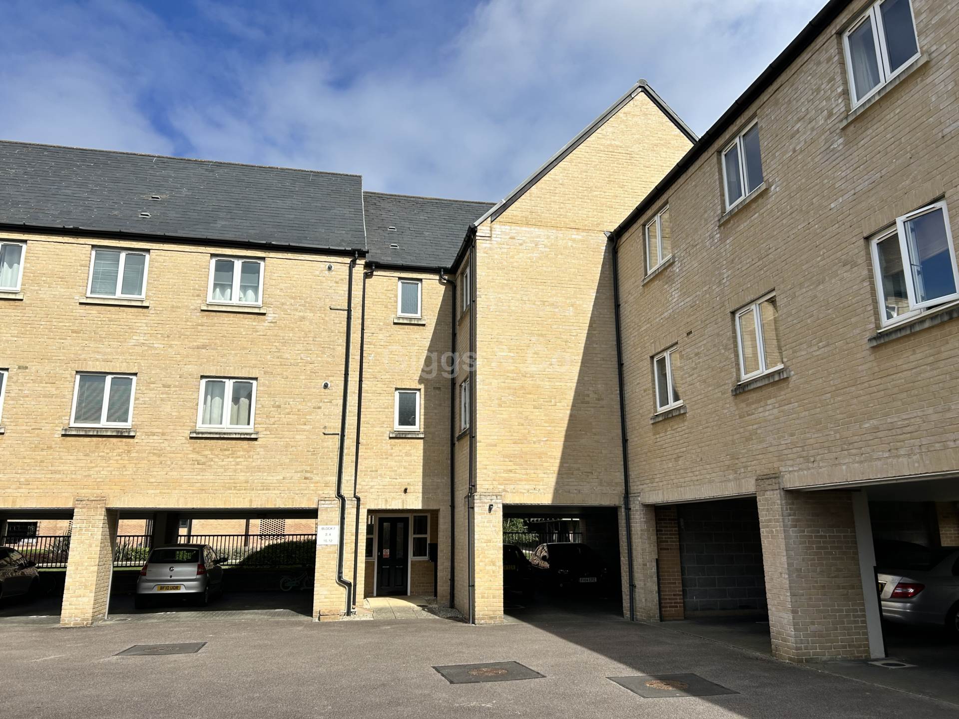 2 bed flat to rent in Skipper Way, St Neots, PE19