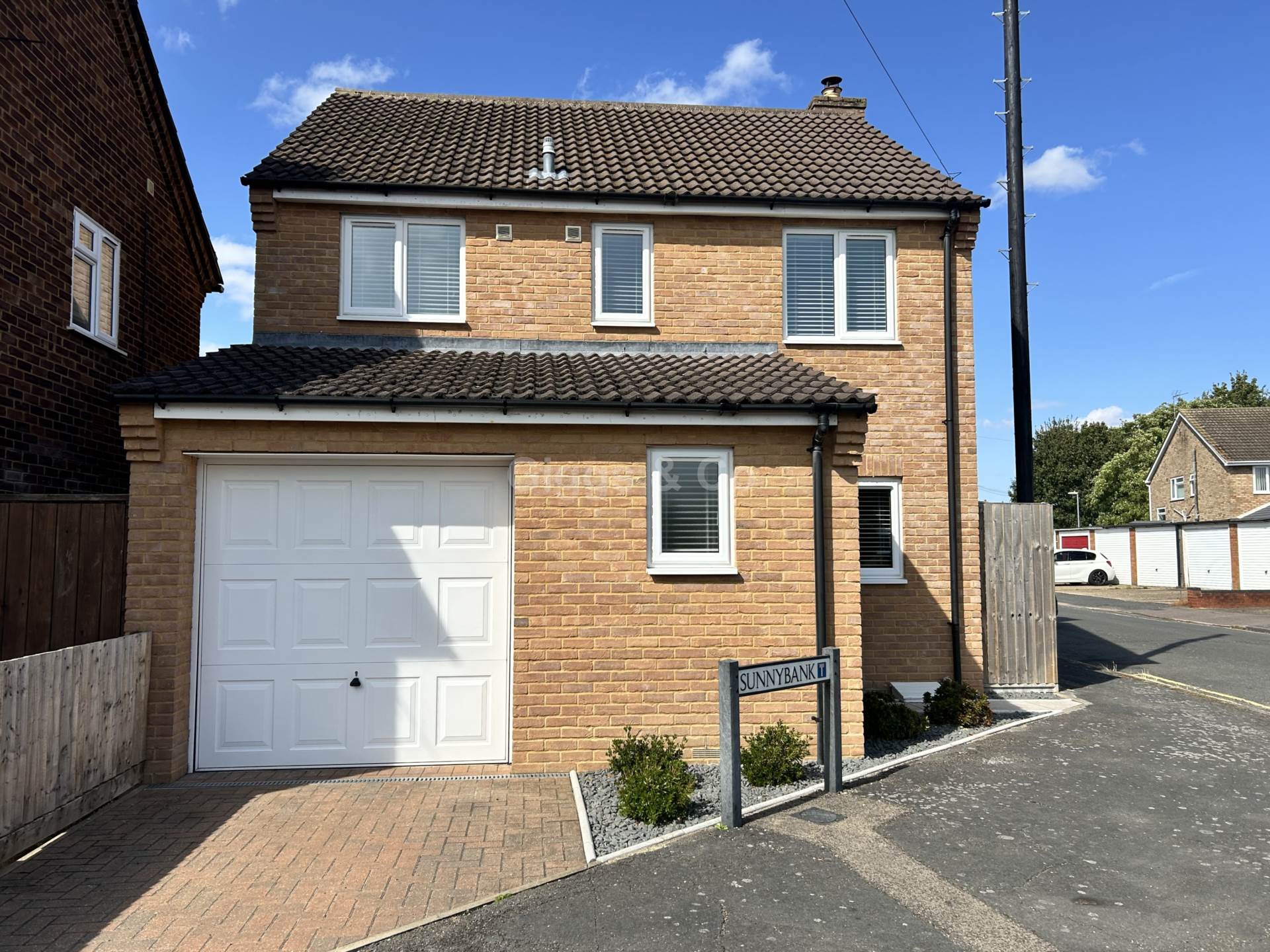 3 bed detached house to rent in Green End Road, St Neots, PE19