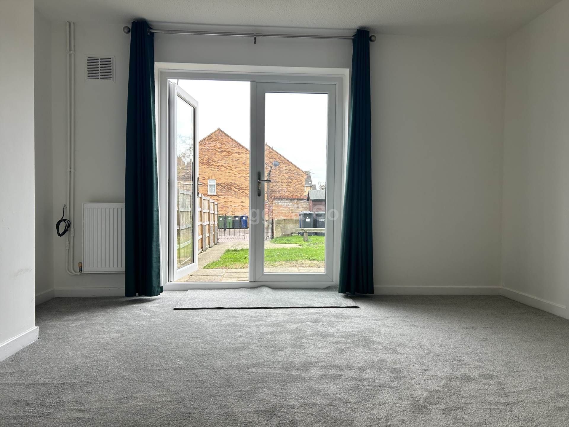 3 bed terraced house to rent in Monarch Road, St Neots 3