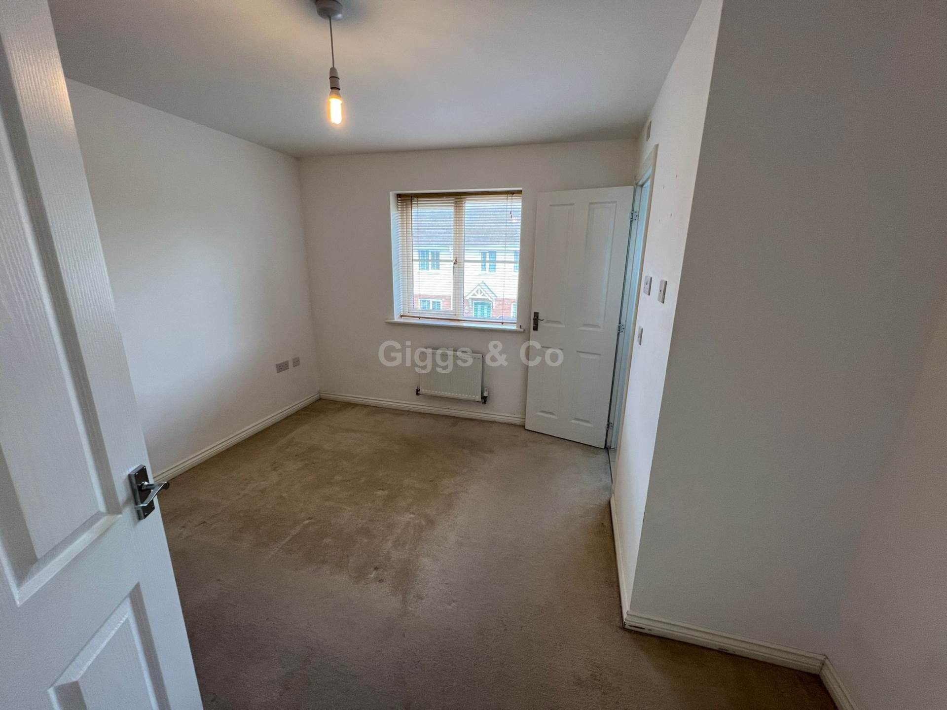 3 bed semi-detached house to rent in Verde Close, Luton 10