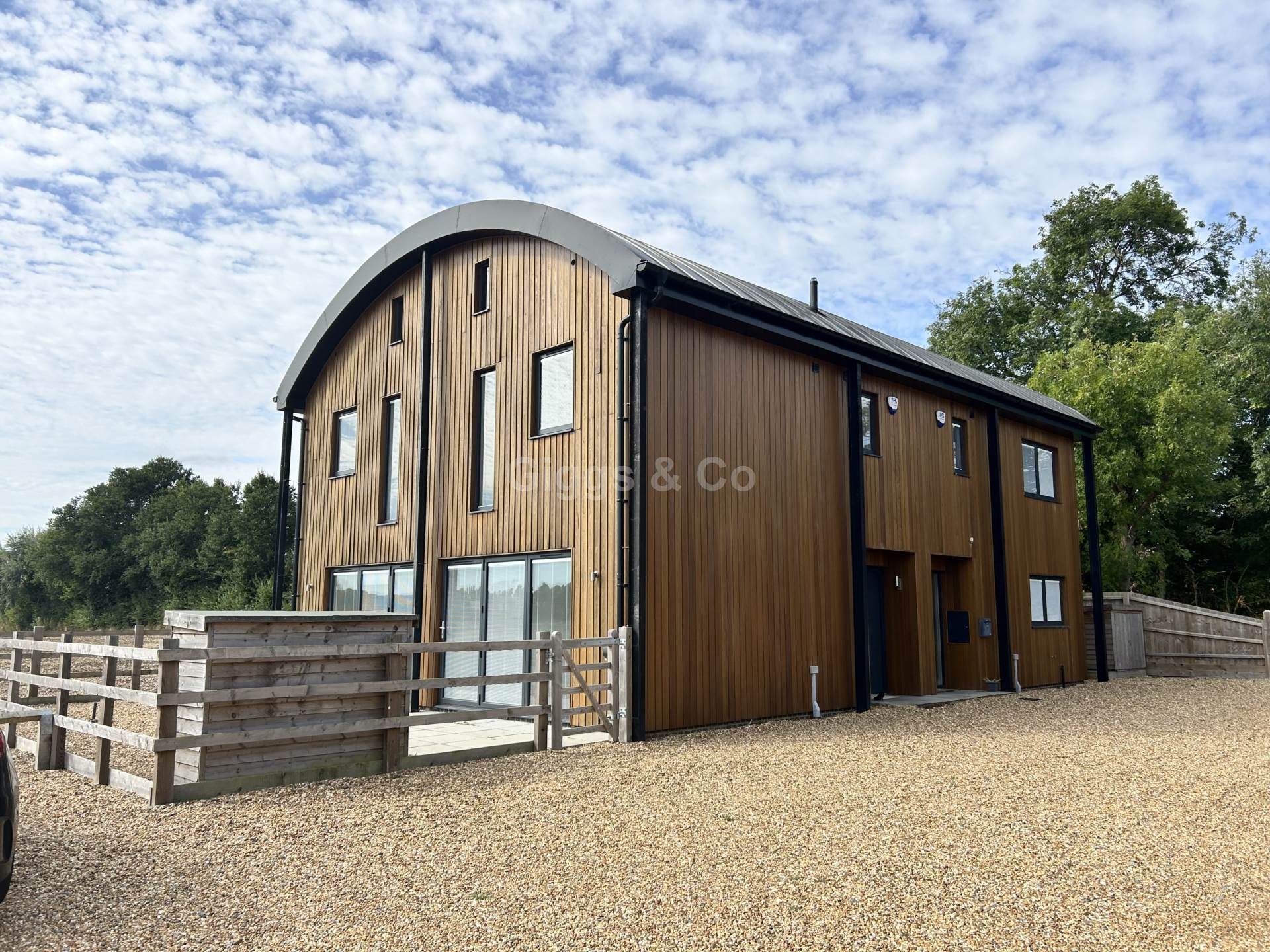 3 bed semi-detached house to rent in Barn Close, Huntingdon  - Property Image 1