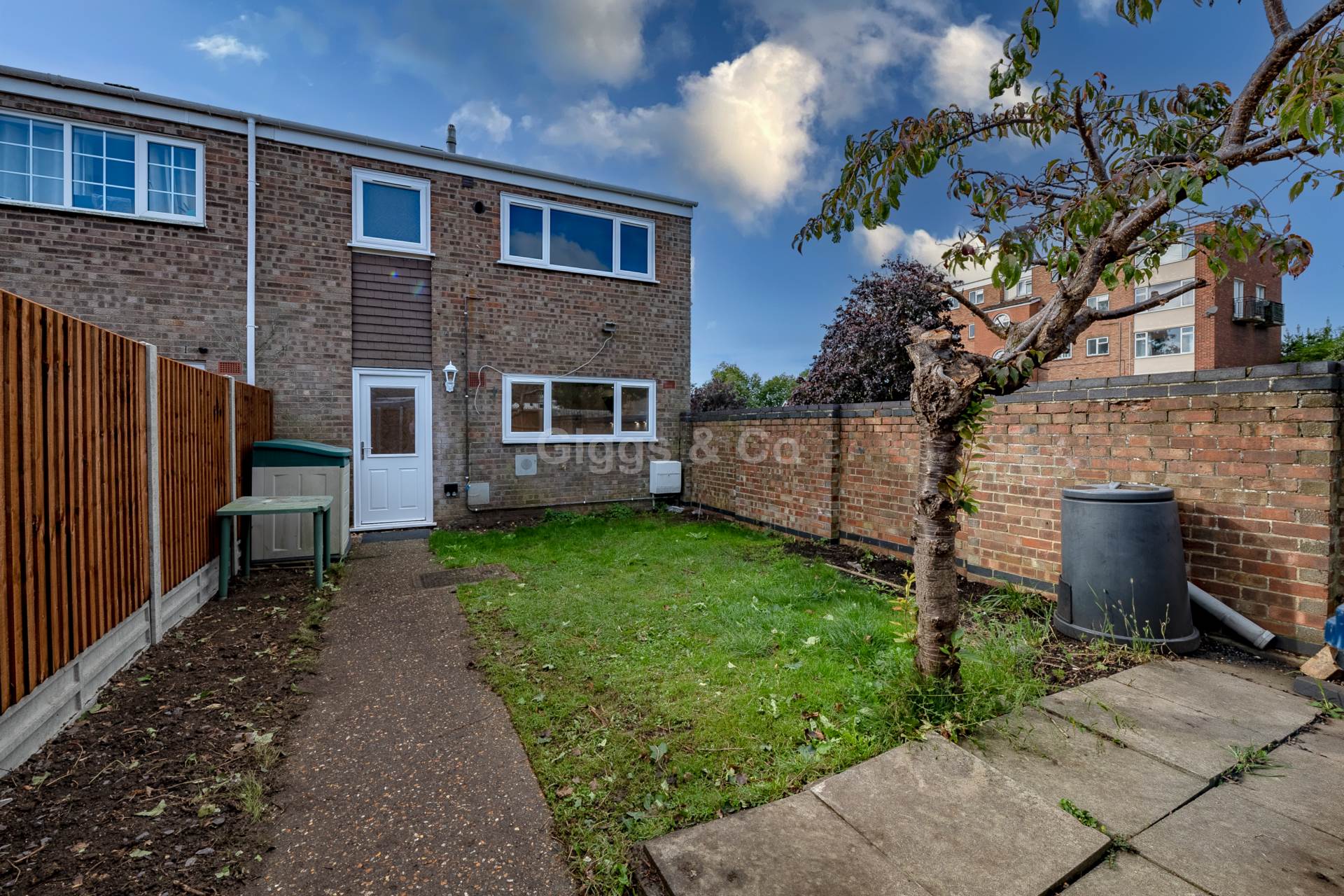 3 bed end of terrace house to rent in Duck Lane, St Neots 12