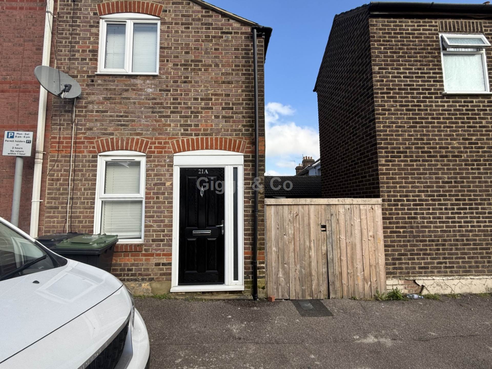 2 bed terraced house to rent in Arthur Street, Luton, LU1 