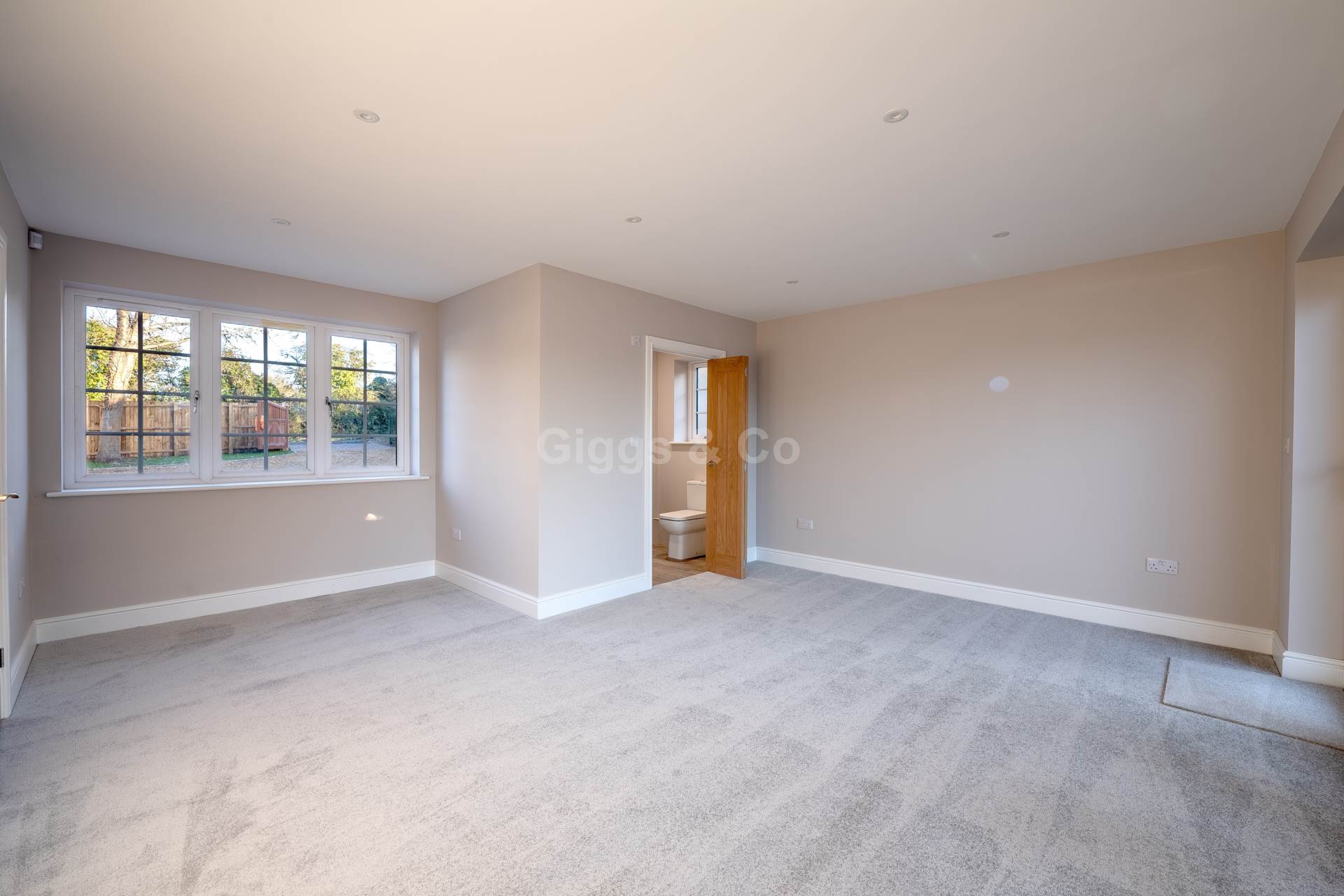 4 bed detached house to rent in Houghton Hill, Huntingdon  - Property Image 16