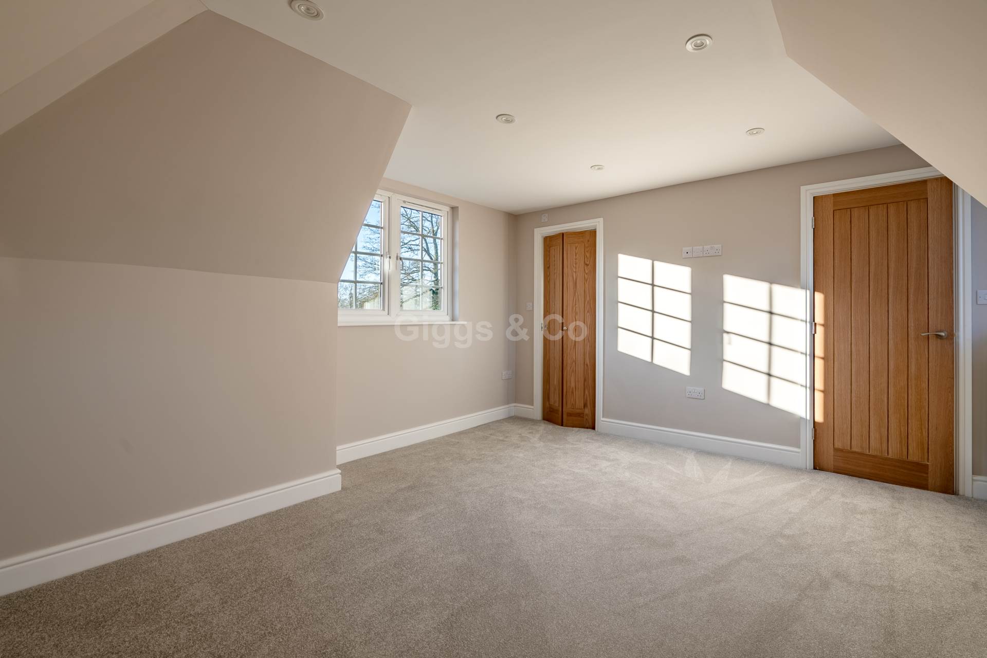 4 bed detached house to rent in Houghton Hill, Huntingdon  - Property Image 22