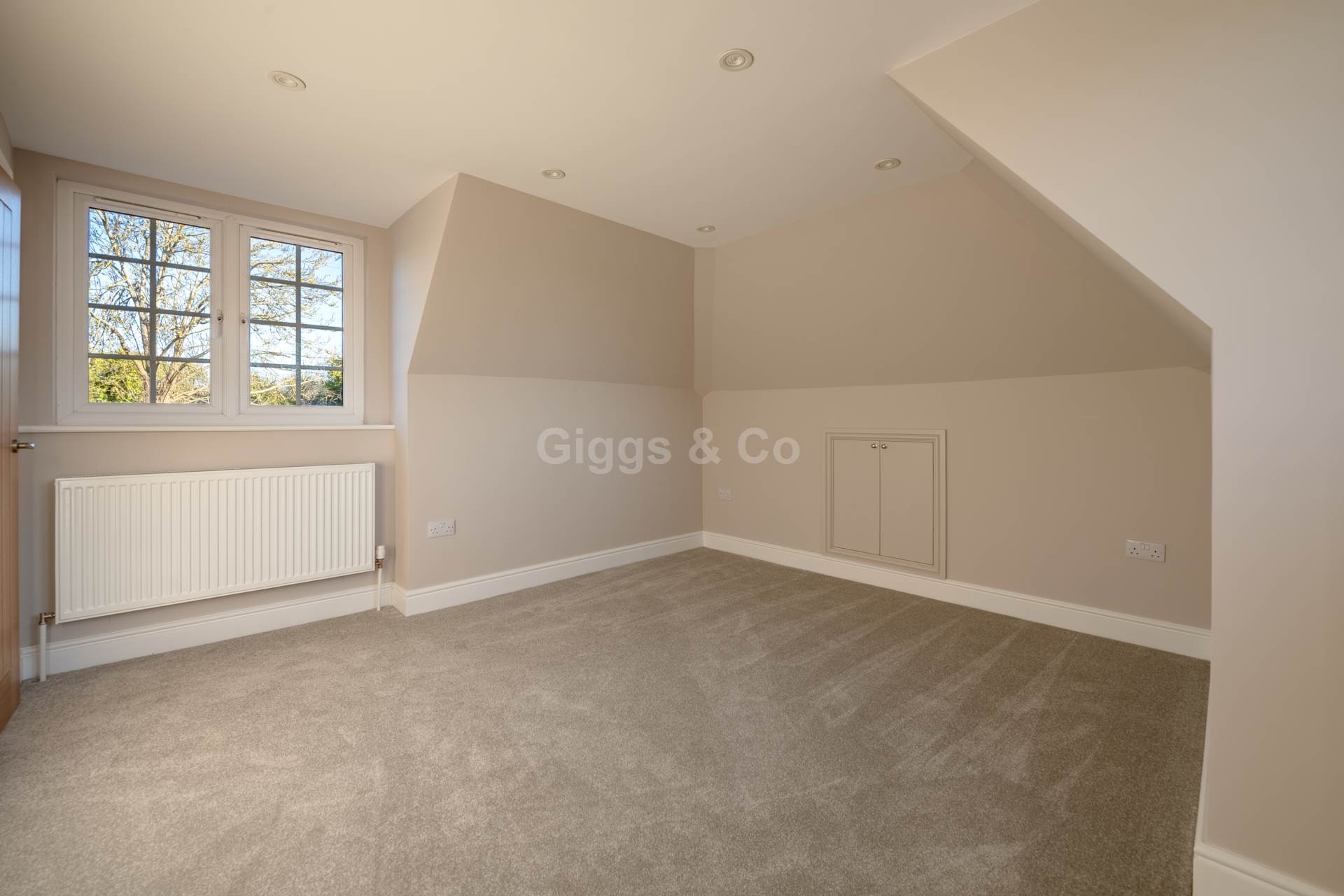 4 bed detached house to rent in Houghton Hill, Huntingdon  - Property Image 23