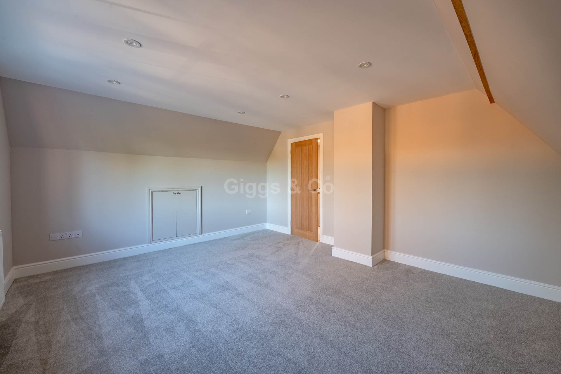 4 bed detached house to rent in Houghton Hill, Huntingdon  - Property Image 27