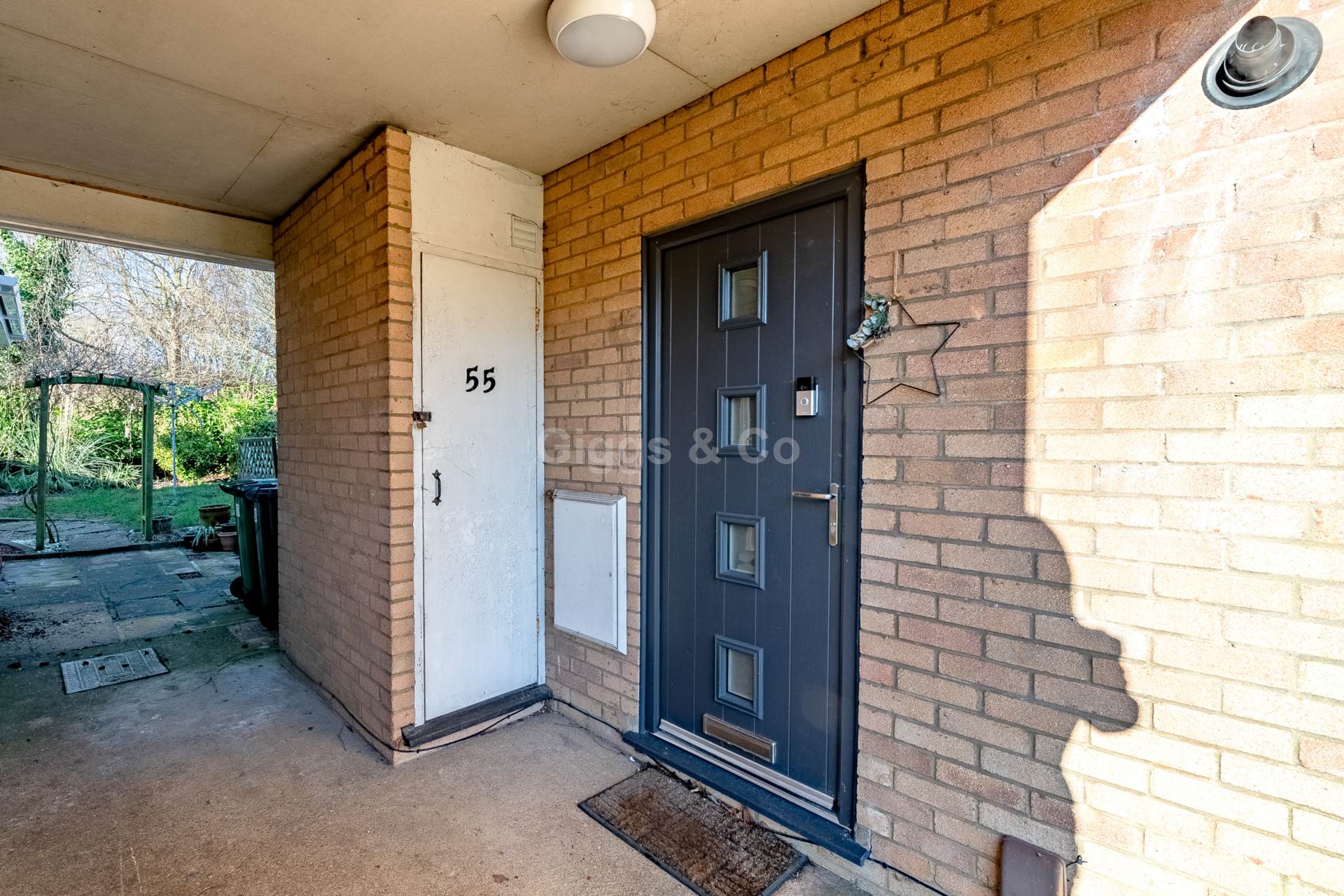 2 bed terraced house to rent in Meadowsweet, St Neots 1