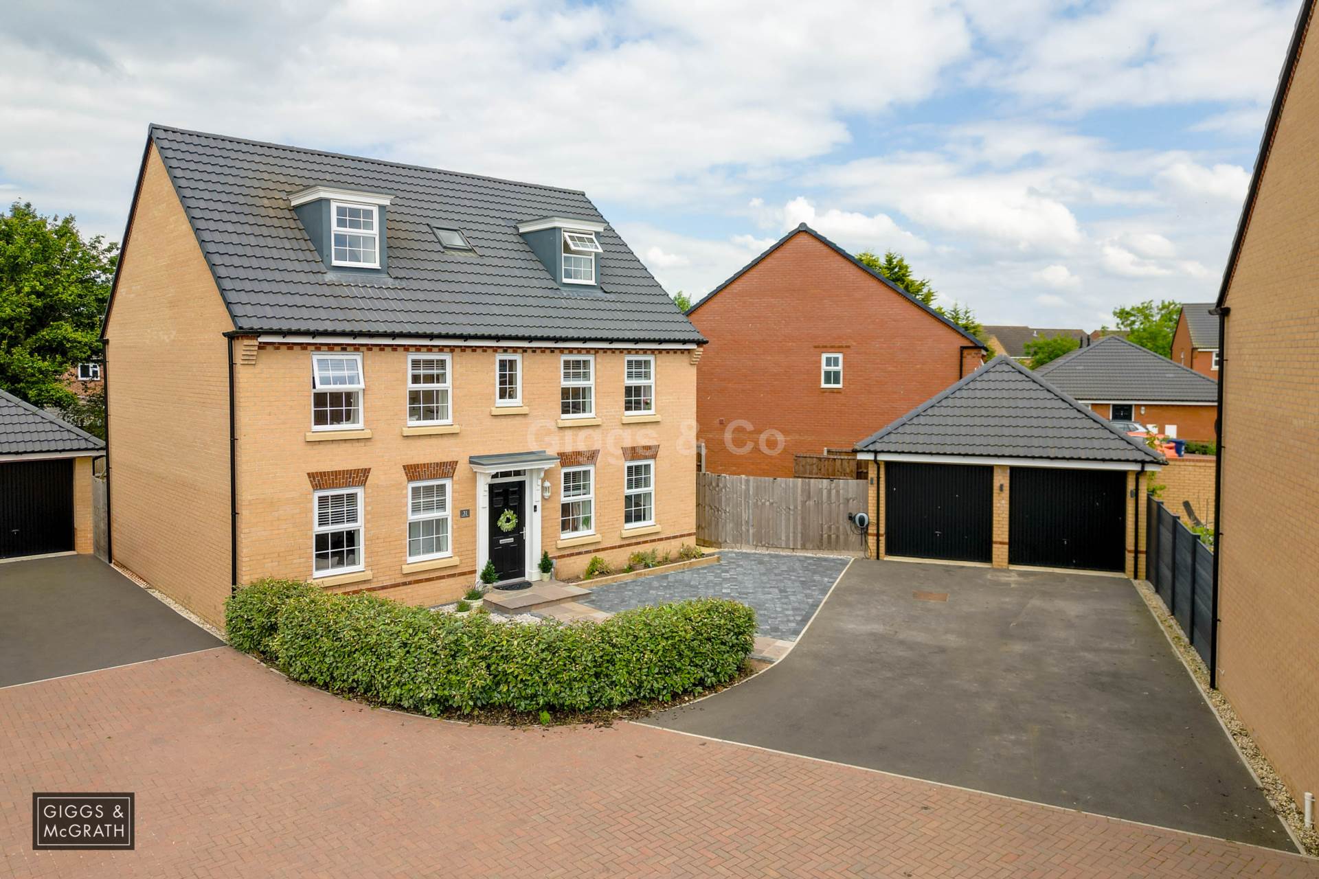 5 bed detached house to rent in Saxon Way, Huntingdon  - Property Image 1