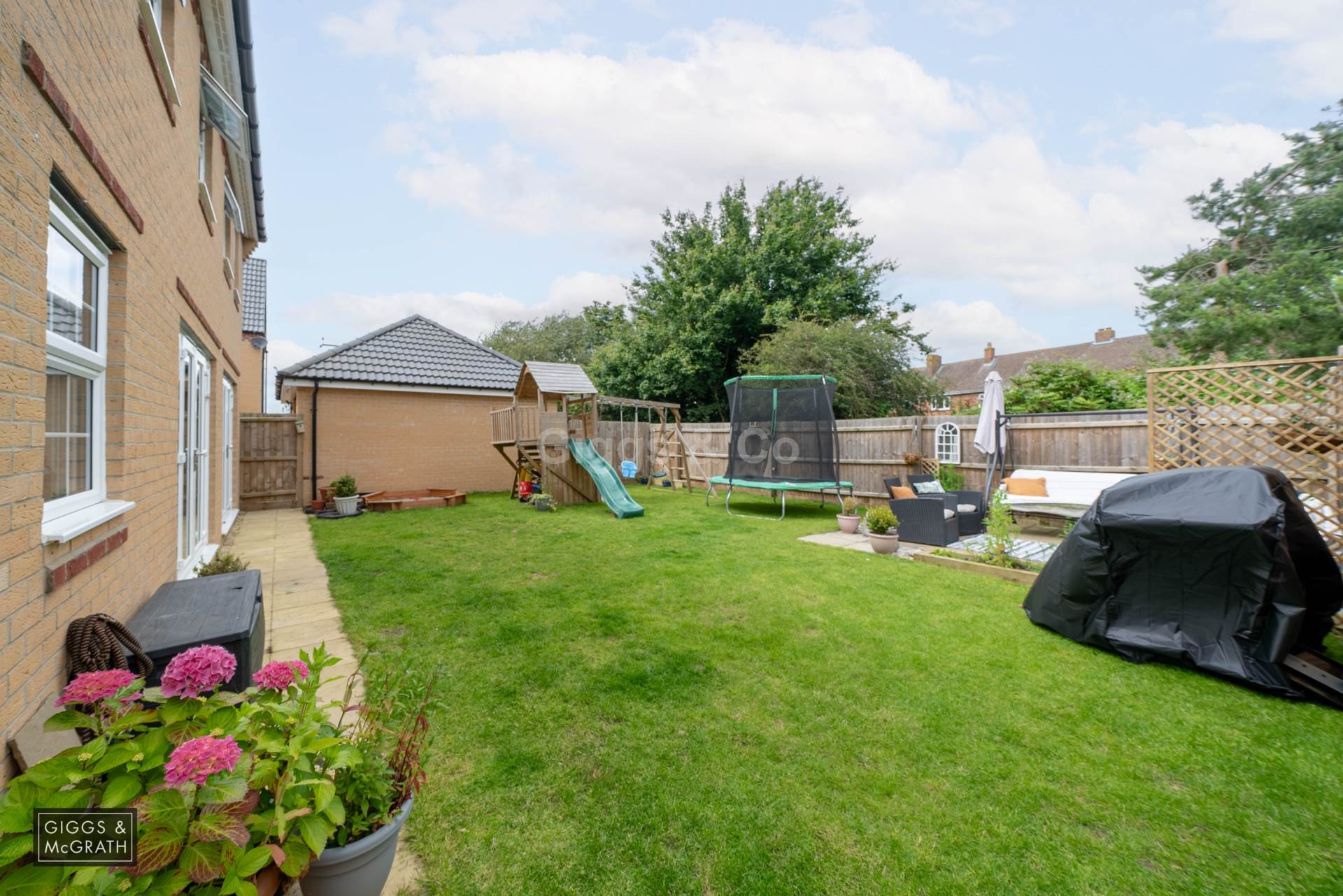 5 bed detached house to rent in Saxon Way, Huntingdon  - Property Image 28