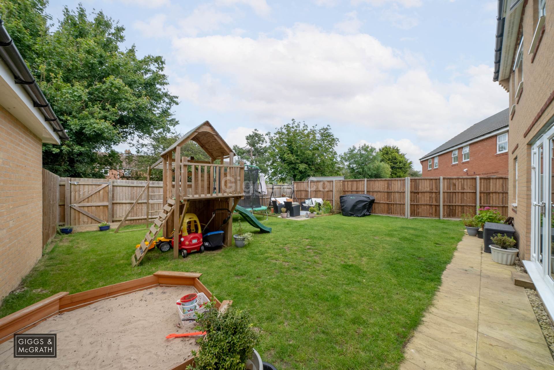 5 bed detached house to rent in Saxon Way, Huntingdon 30