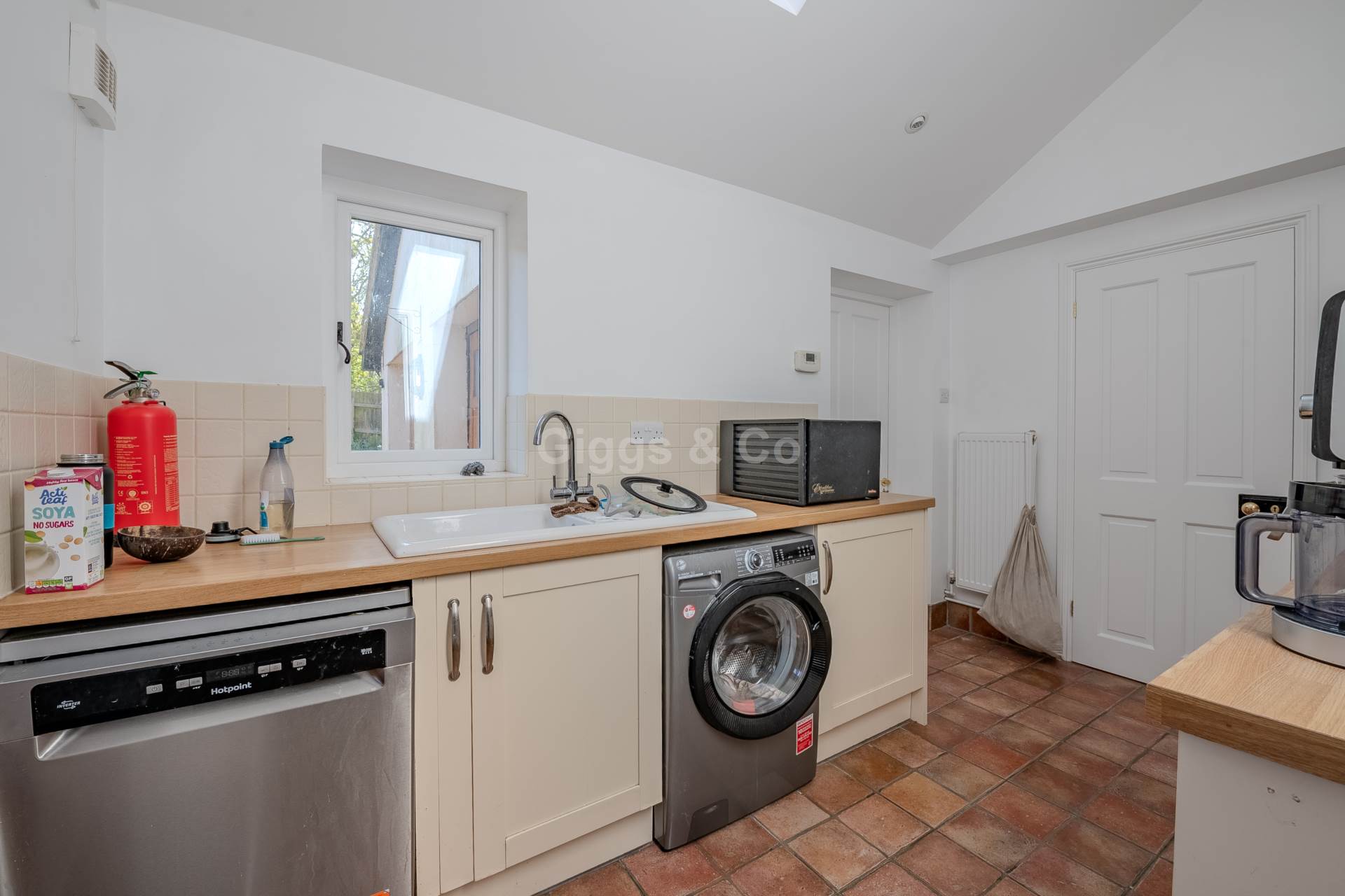 4 bed detached house to rent in Lowndes Drove, St Ives  - Property Image 7