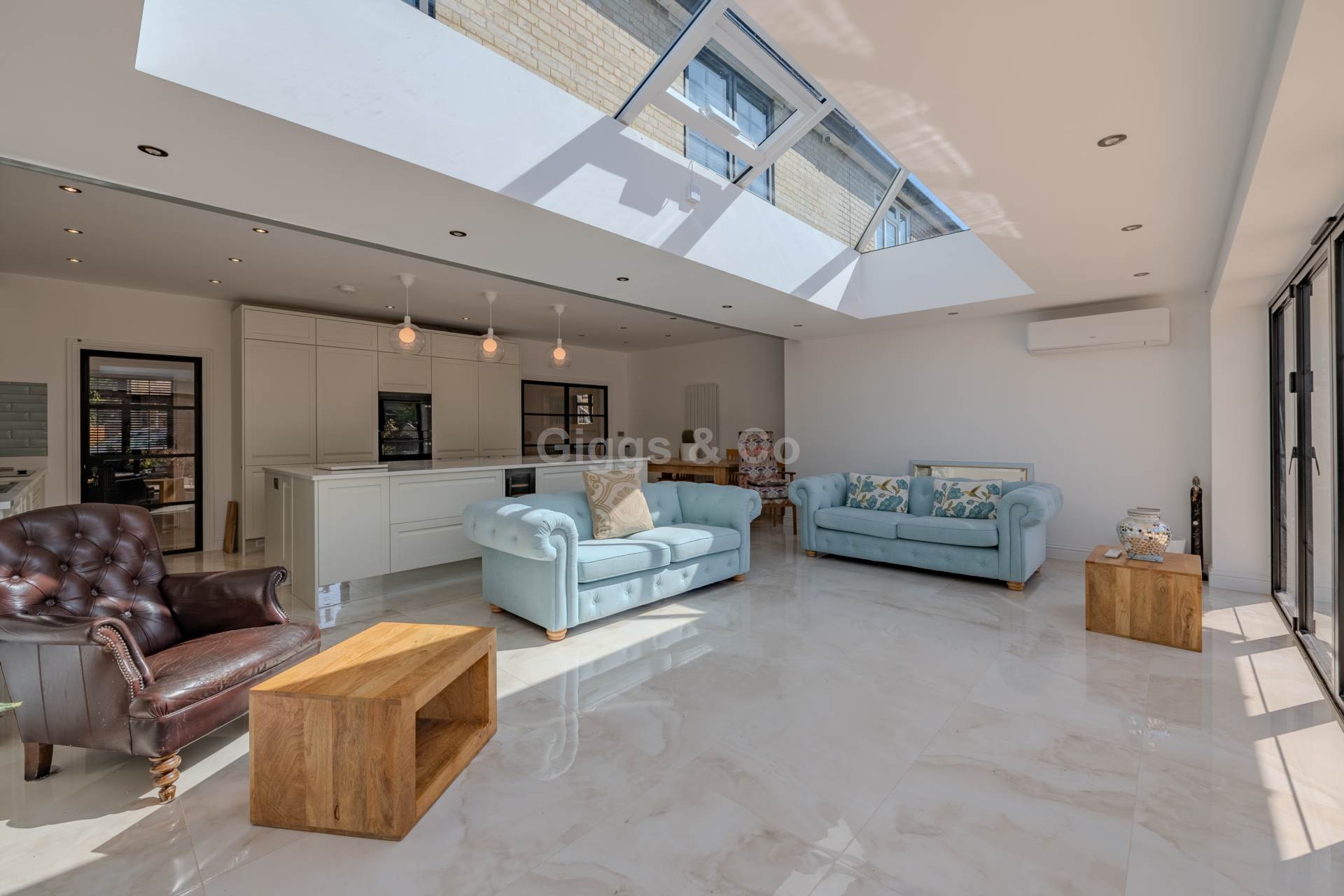 4 bed semi-detached house to rent in Avenue Road, St Neots  - Property Image 3