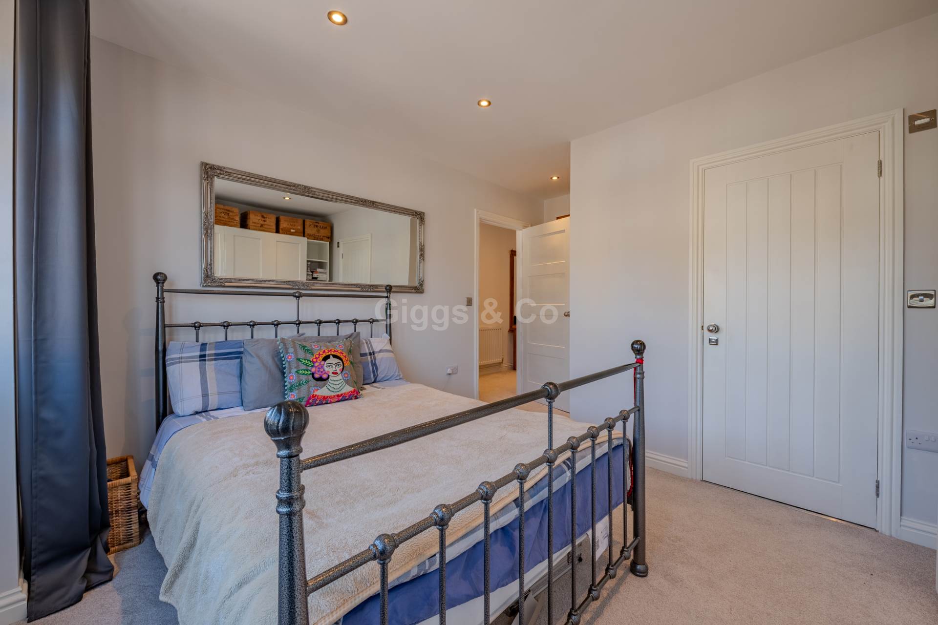 4 bed semi-detached house to rent in Avenue Road, St Neots  - Property Image 22