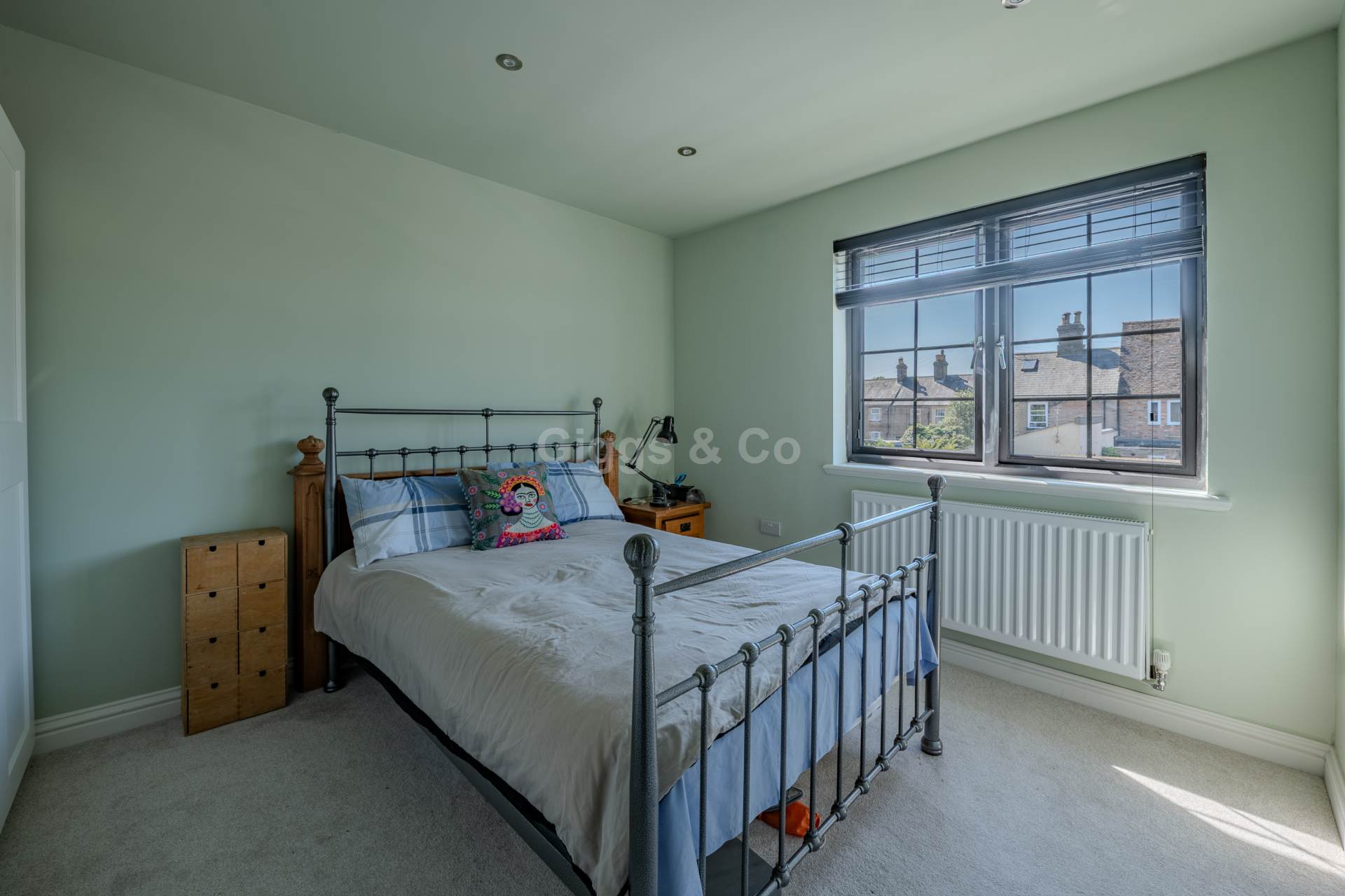 4 bed semi-detached house to rent in Avenue Road, St Neots  - Property Image 24