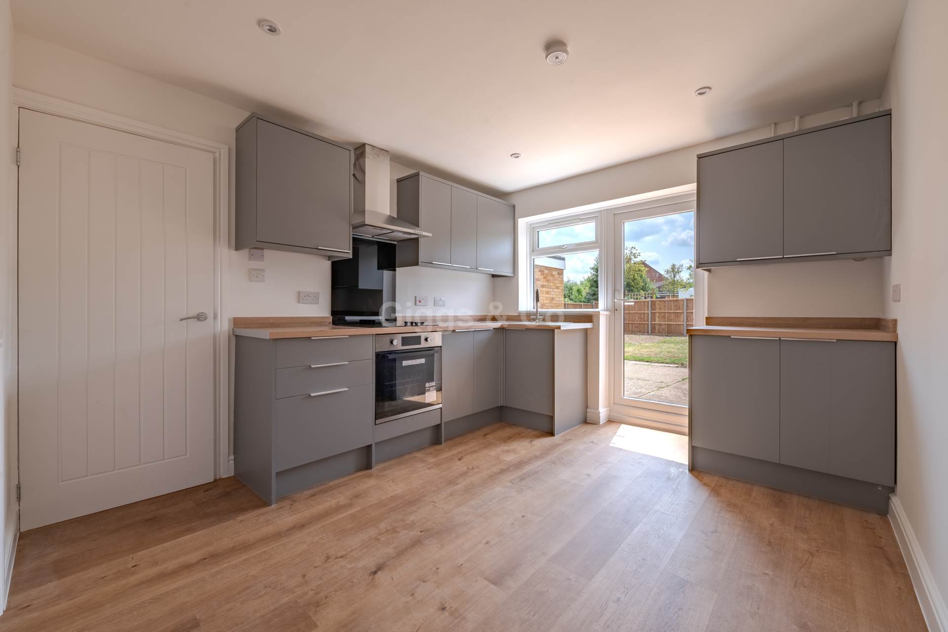 4 bed semi-detached house to rent in Orchard Close, St Neots  - Property Image 2
