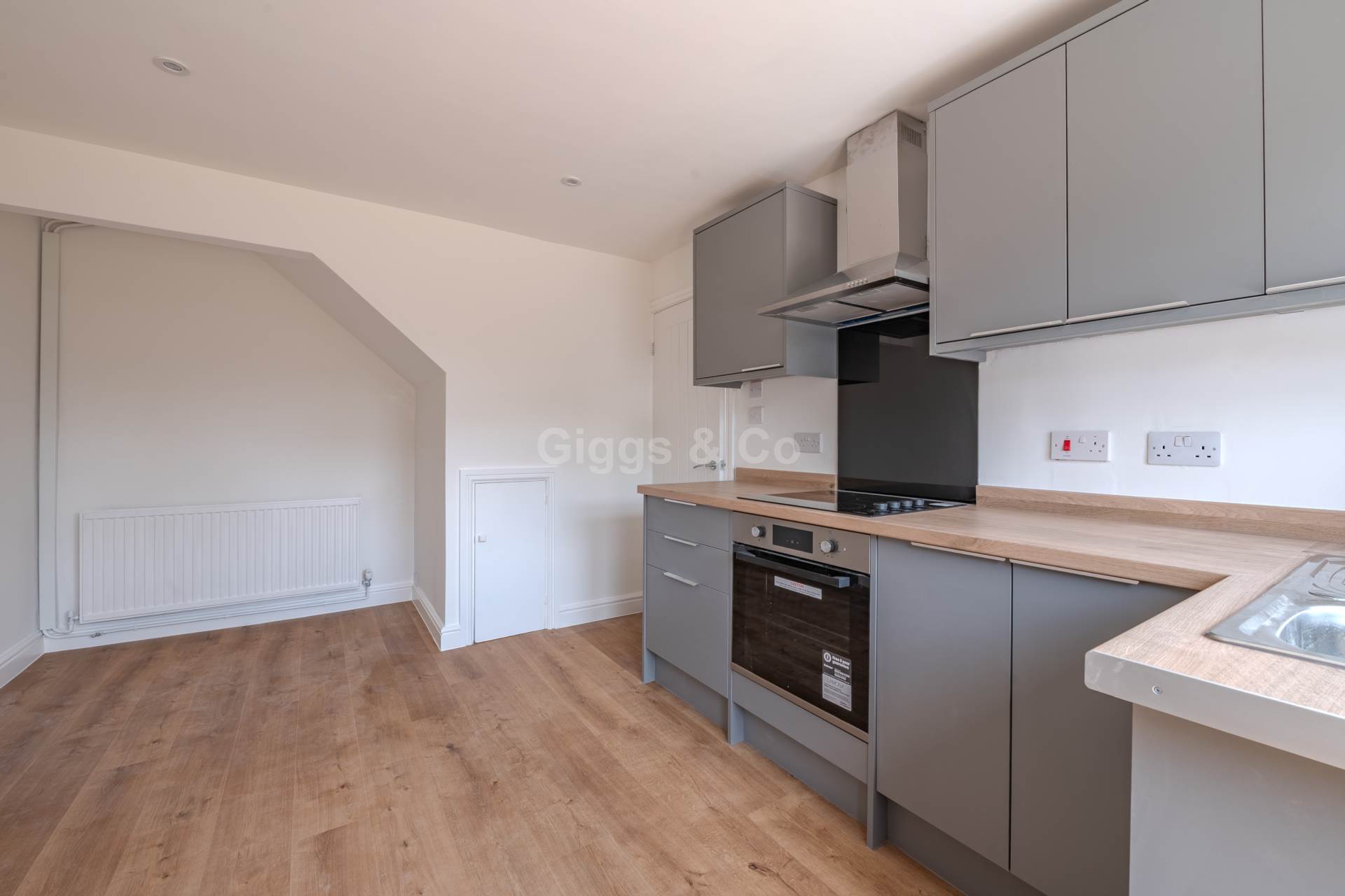 4 bed semi-detached house to rent in Orchard Close, St Neots  - Property Image 4