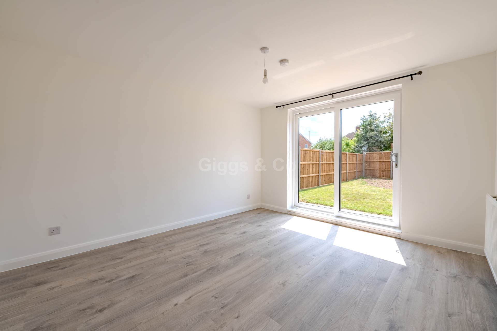 4 bed semi-detached house to rent in Orchard Close, St Neots  - Property Image 8