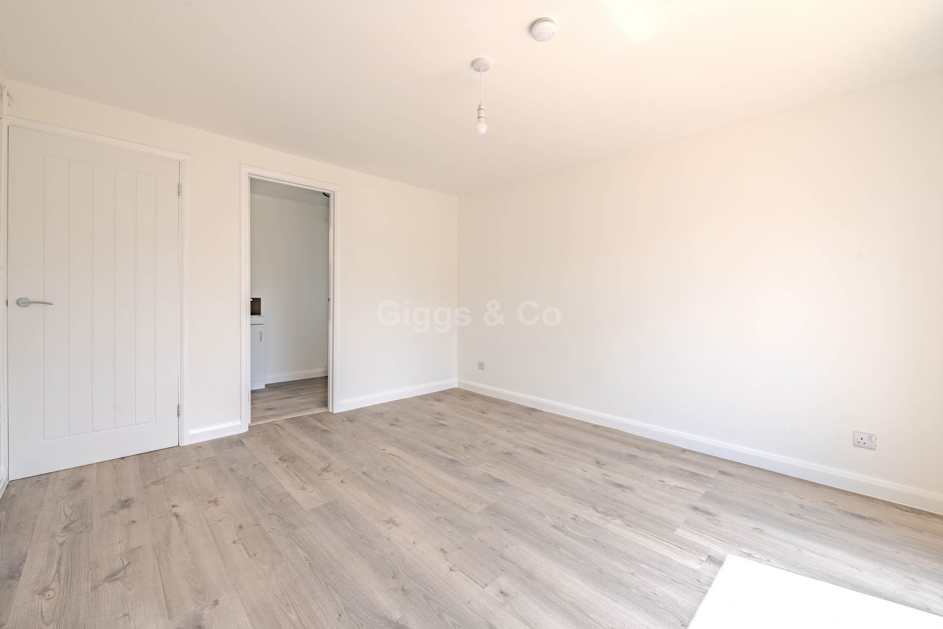 4 bed semi-detached house to rent in Orchard Close, St Neots  - Property Image 9