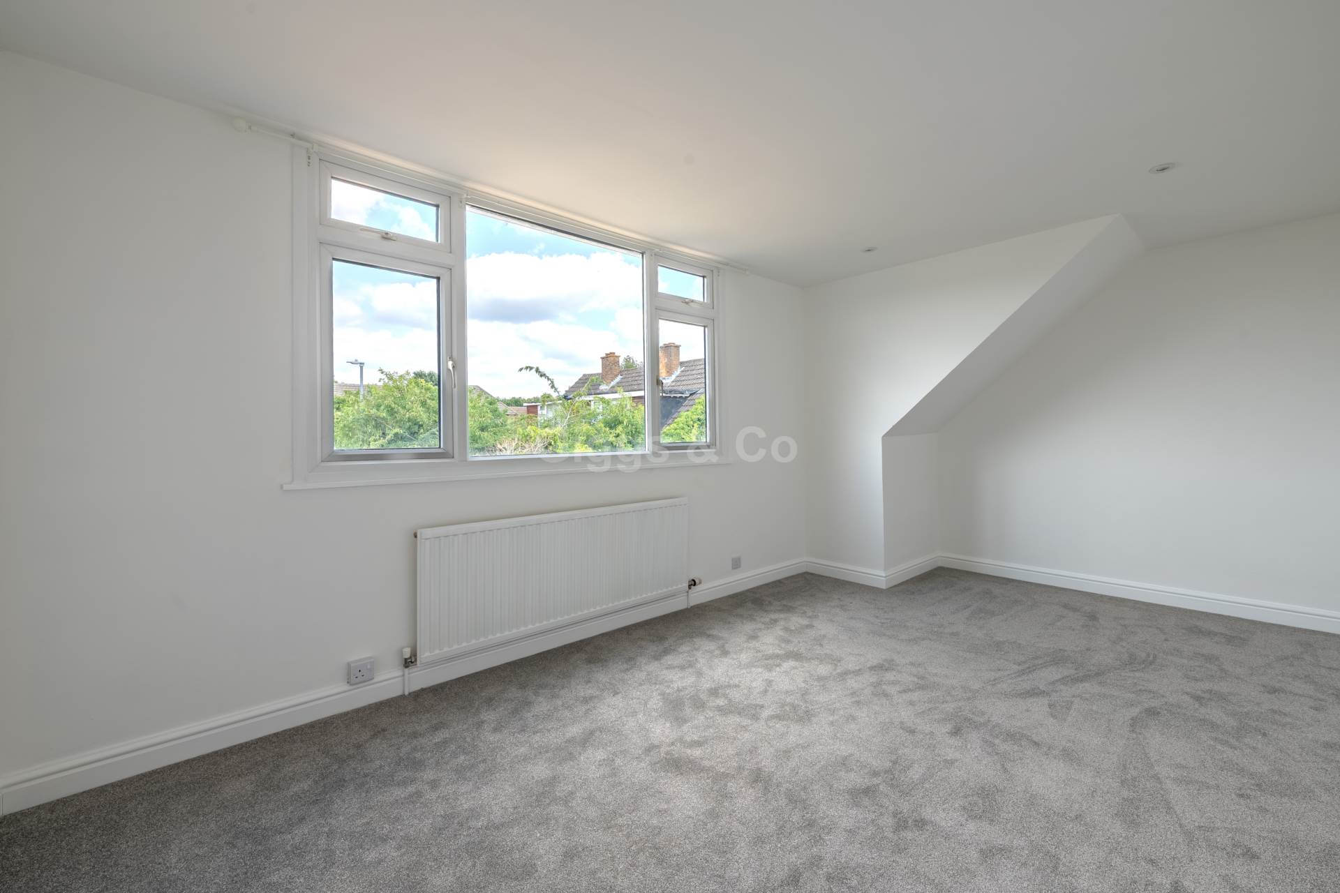 4 bed semi-detached house to rent in Orchard Close, St Neots  - Property Image 12