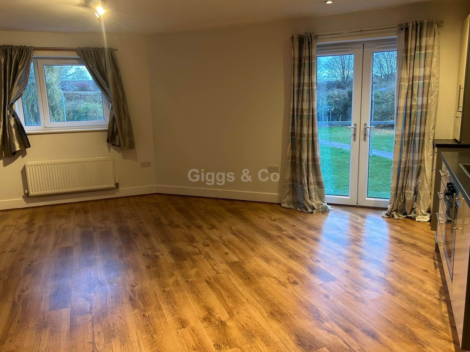 2 bed flat to rent in Percy Green Place, Huntingdon 2