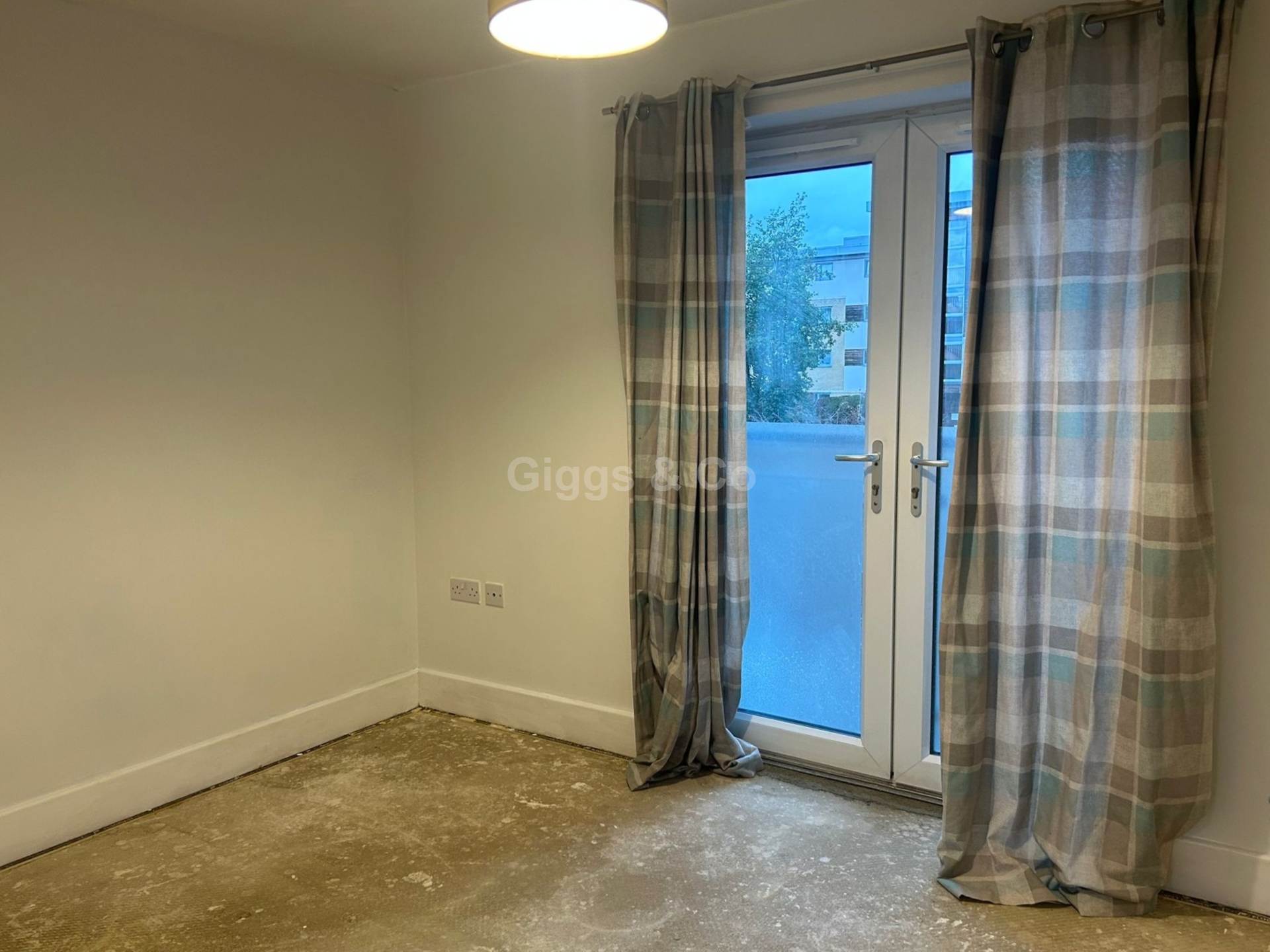 2 bed flat to rent in Percy Green Place, Huntingdon 3