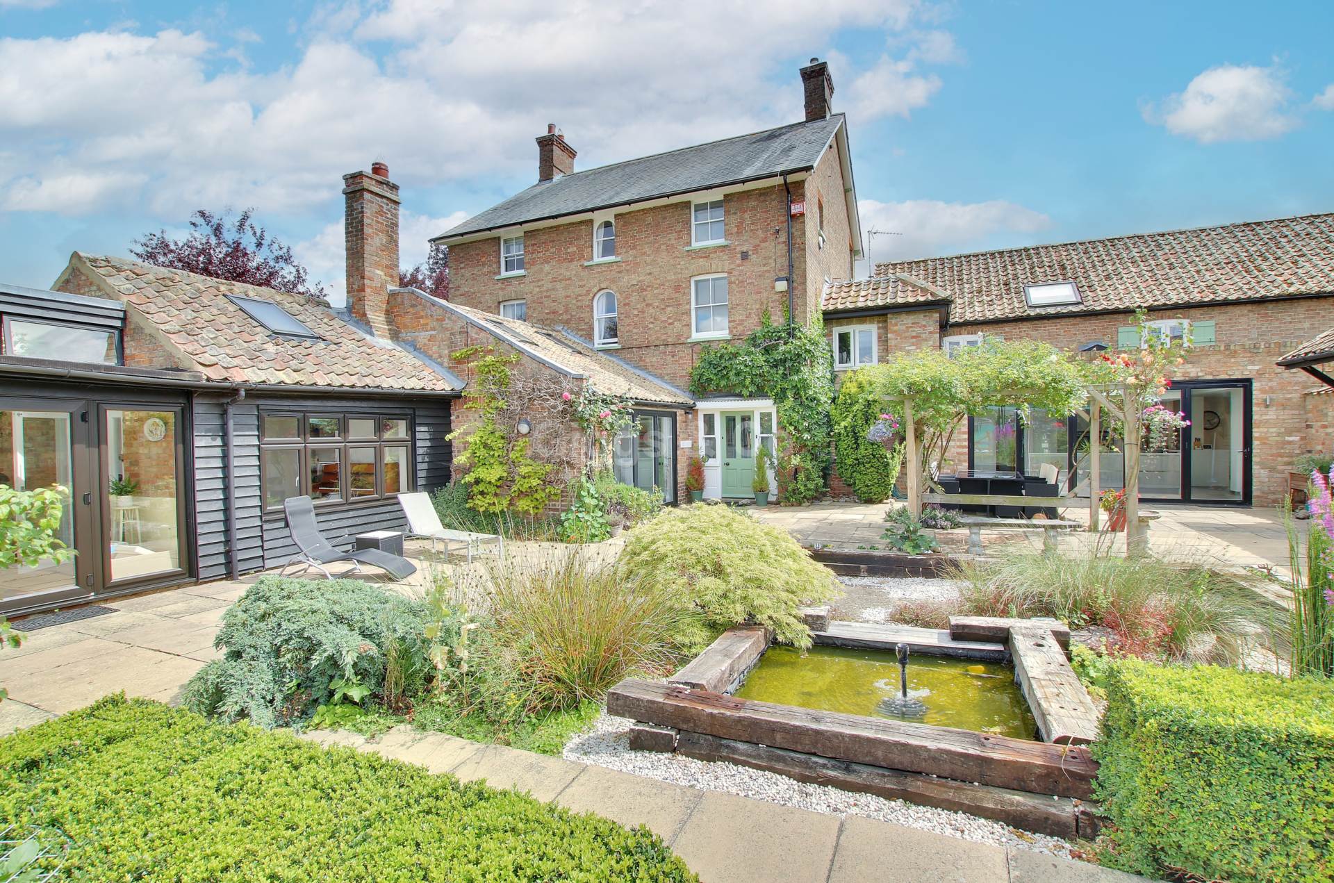 7 bed detached house to rent in Mill Road, Huntingdon  - Property Image 13