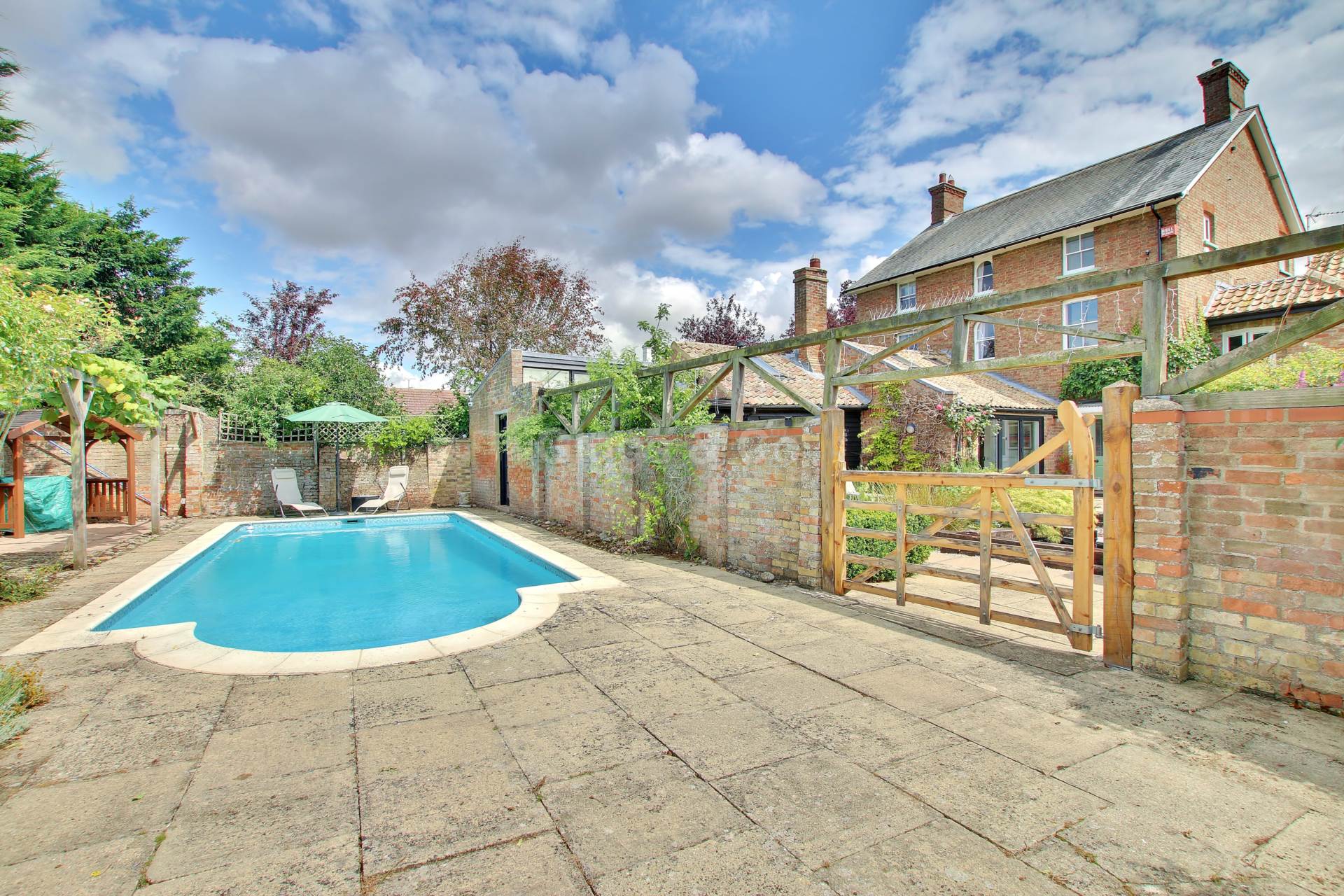 7 bed detached house to rent in Mill Road, Huntingdon 13