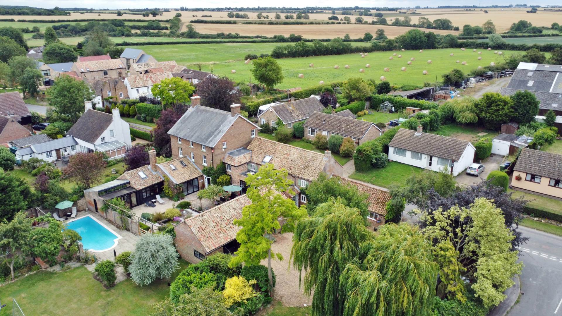 7 bed detached house to rent in Mill Road, Huntingdon  - Property Image 22