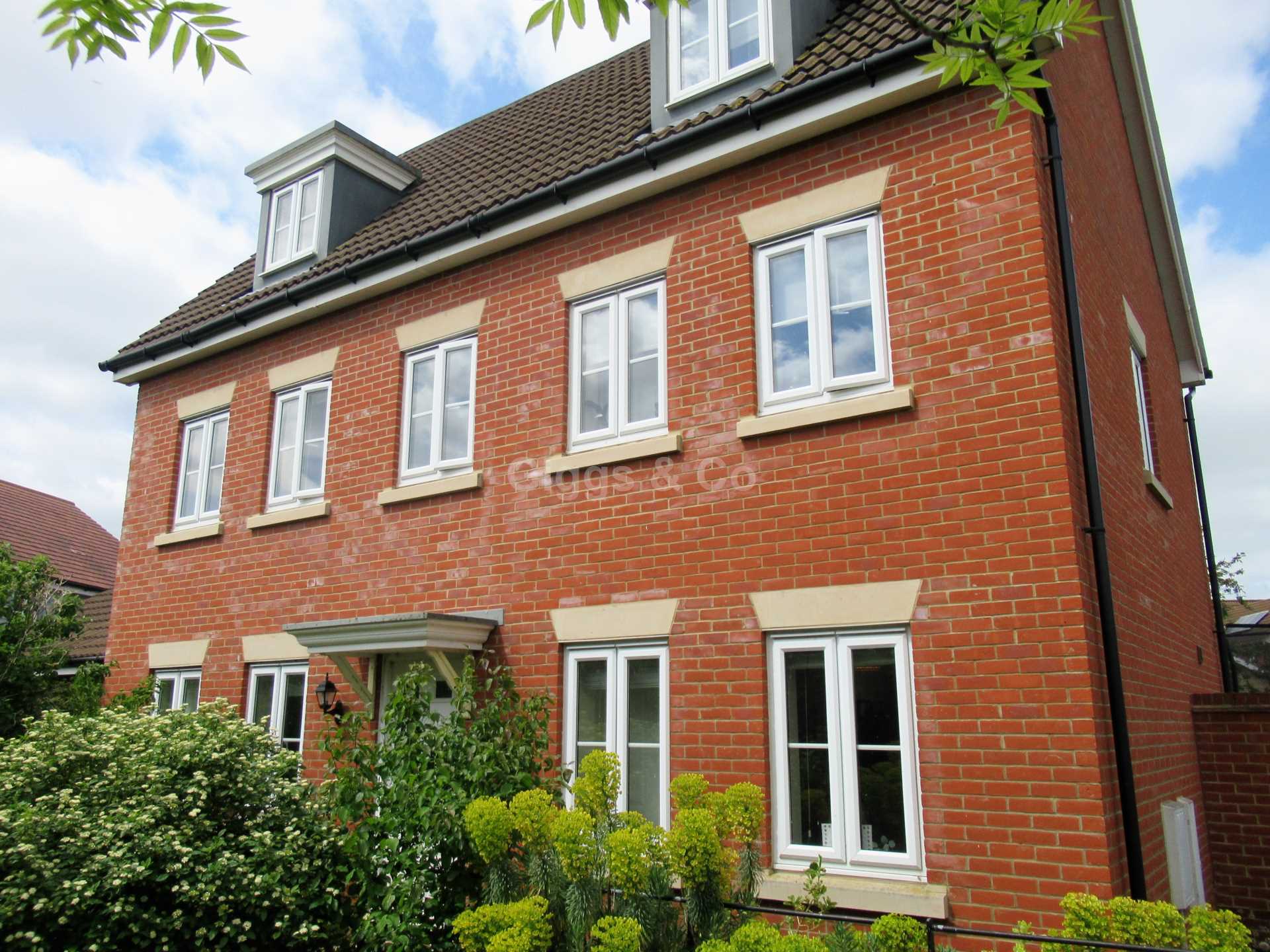 5 bed detached house to rent in Embry Drive, Loves Farm 0