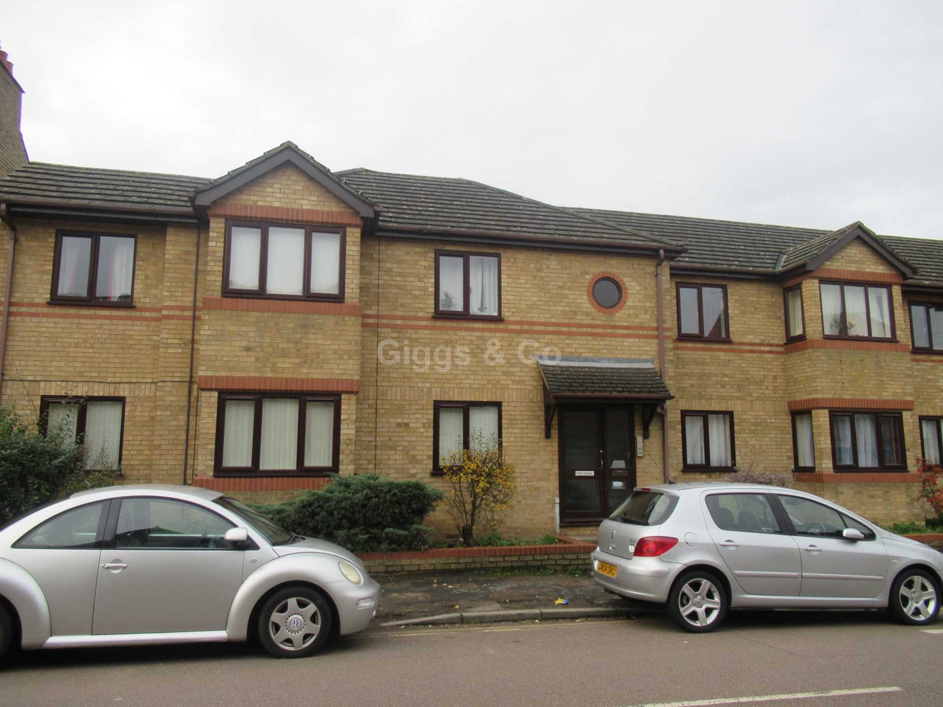 2 bed flat to rent in Suffield House, Avenue Road, St Neots, PE19