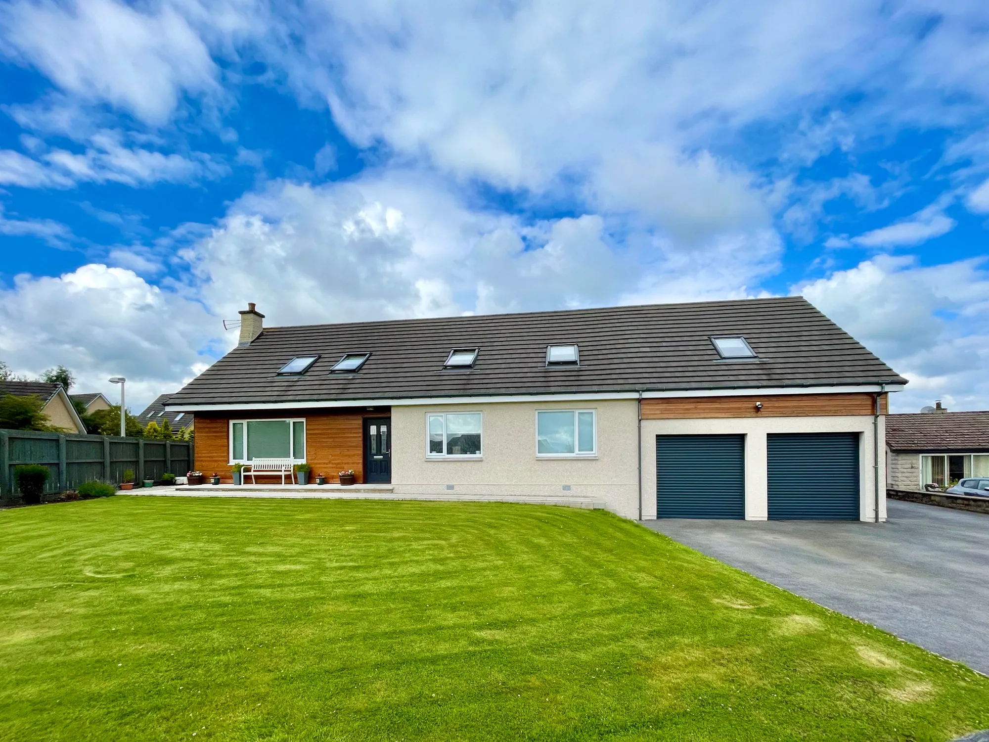 4 bed house for sale in Castle Road, Alford  - Property Image 1